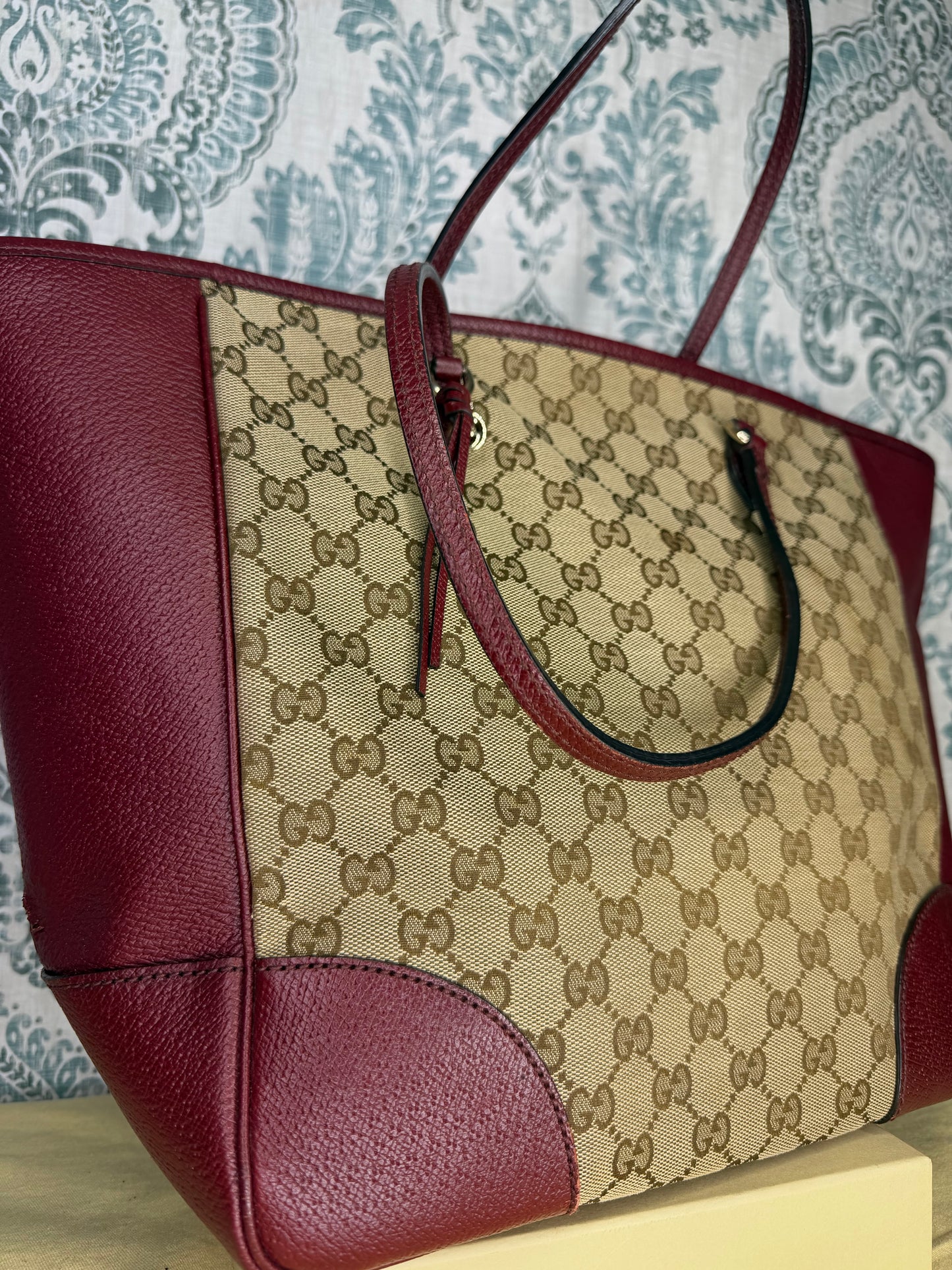 Gucci Medium Bree Zippered Tote