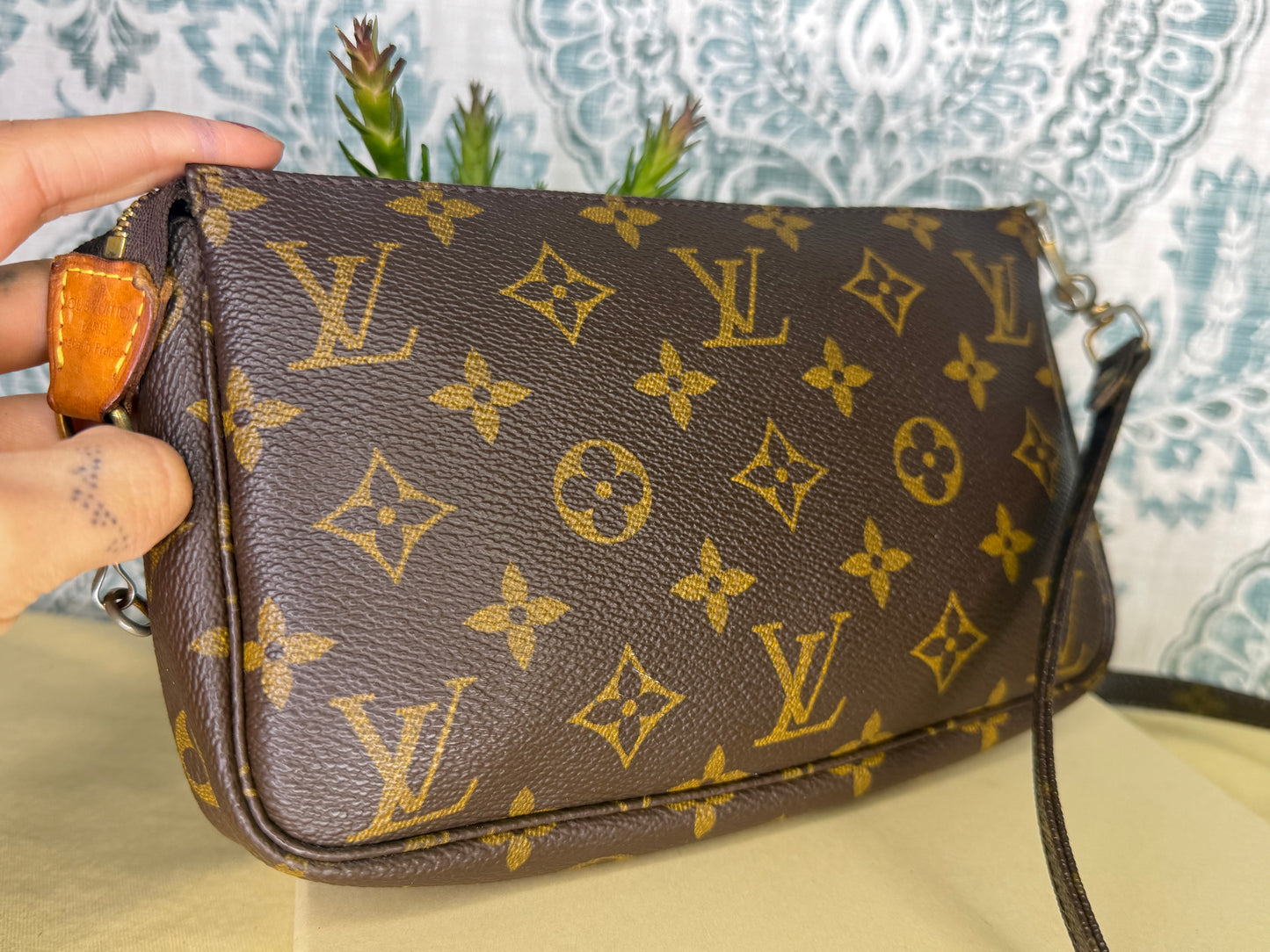 Louis Vuitton Pochette Accessories with Monogram Strap