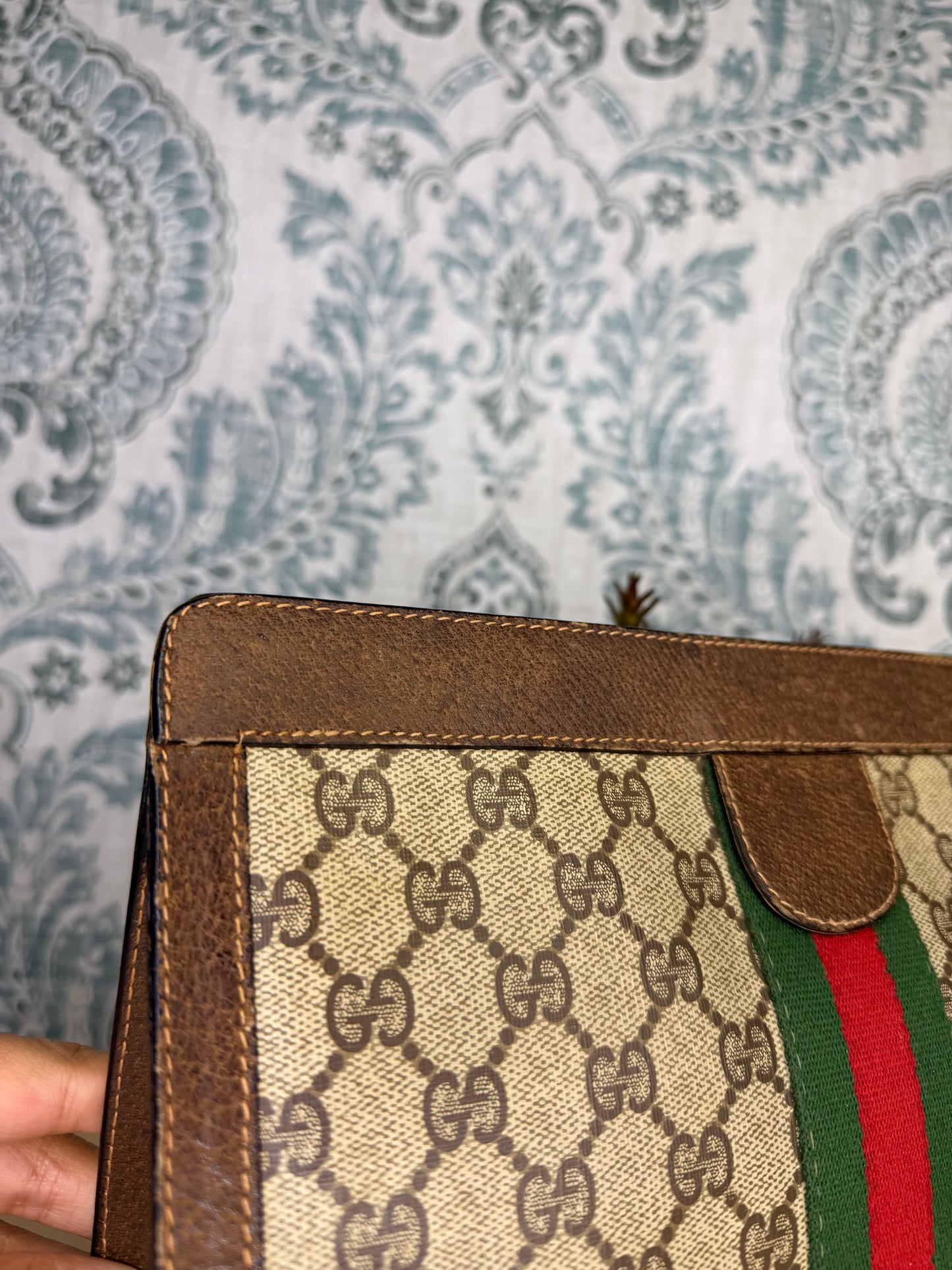 Gucci Supreme Sherry Line Clutch (Accessory Collection)