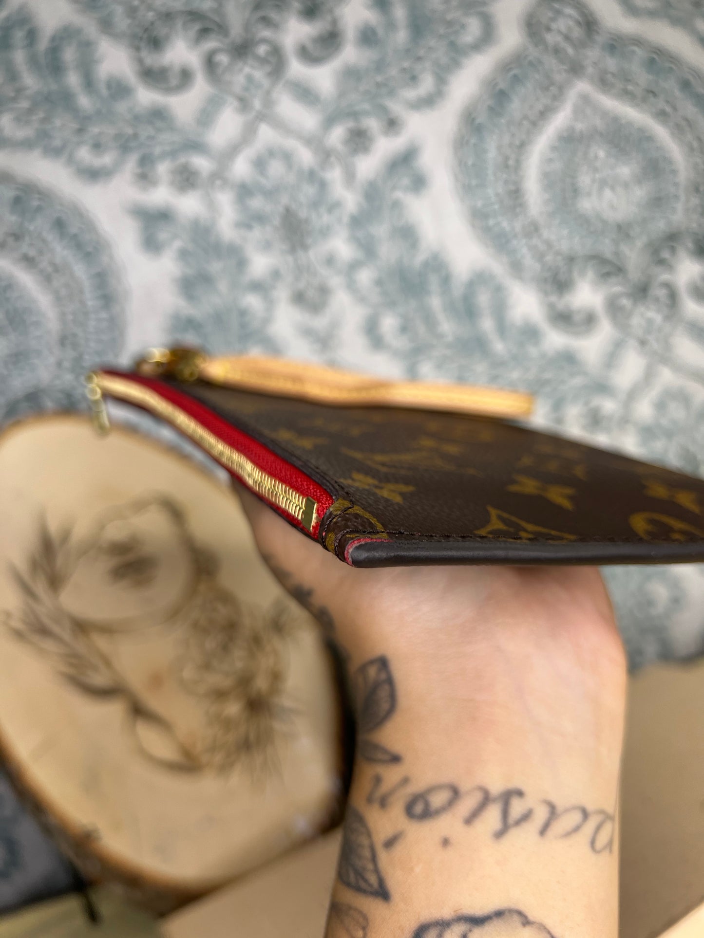 Neverfull Pouch Cherry Red