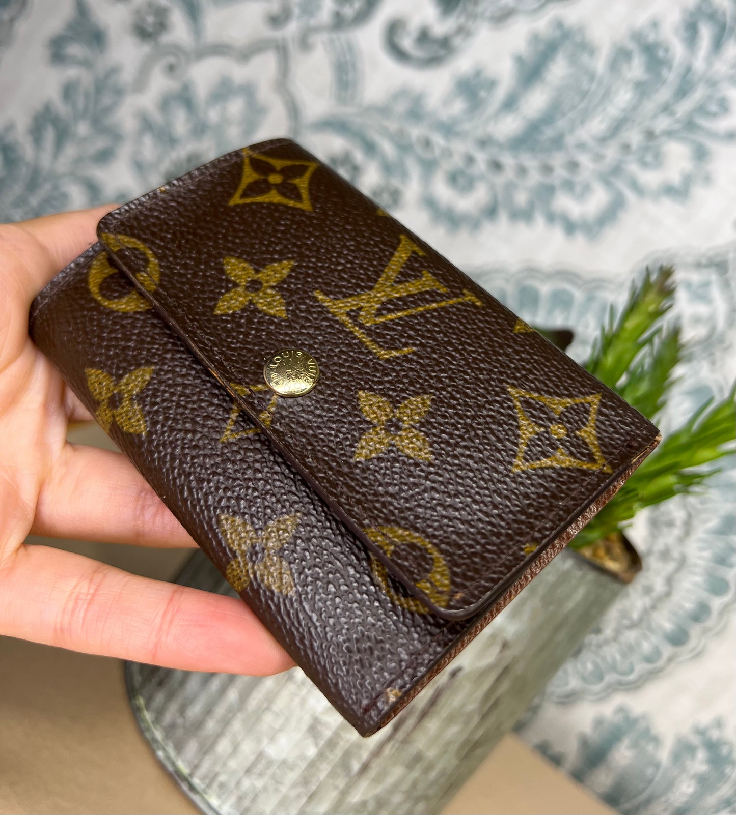 Louis Vuitton 6 Key Holder