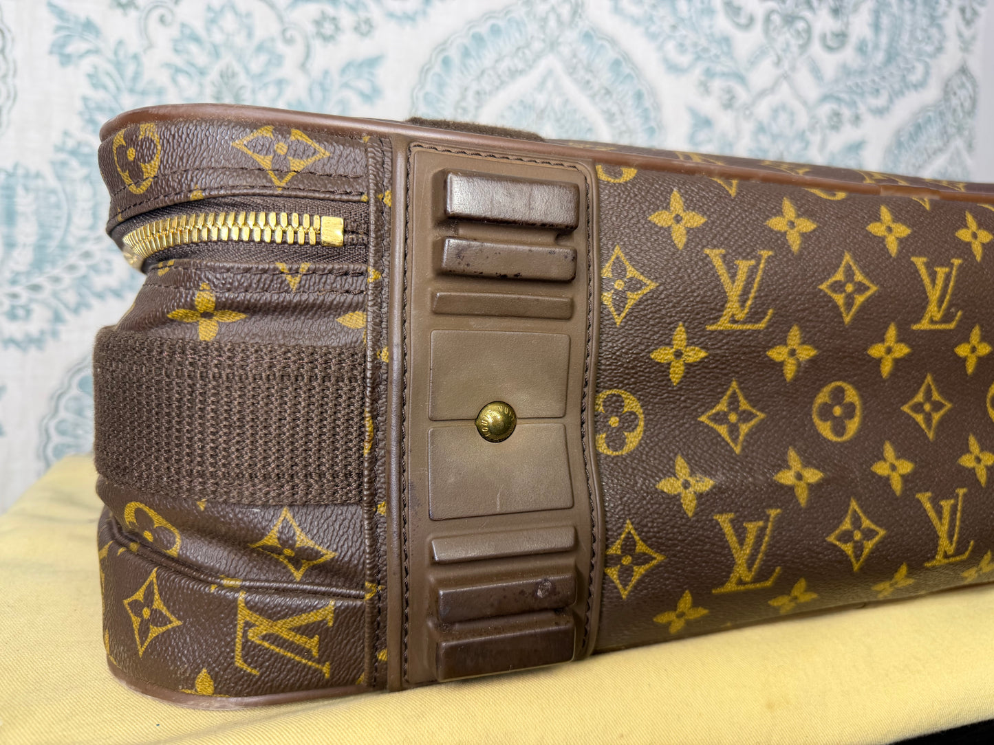 Louis Vuitton Satellite 53 Suit Case