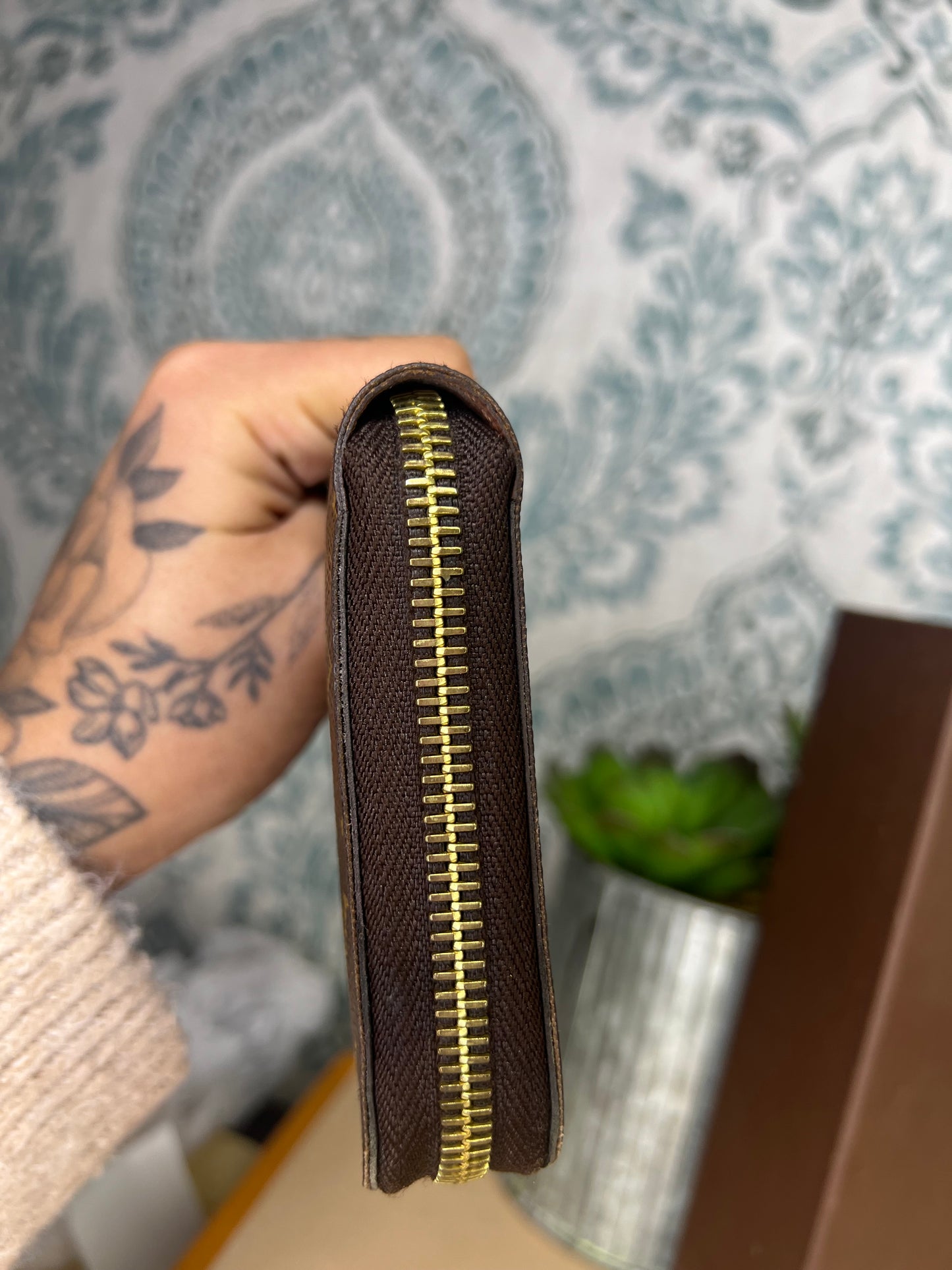 Louis Vuitton Monogram Zippy Wallet