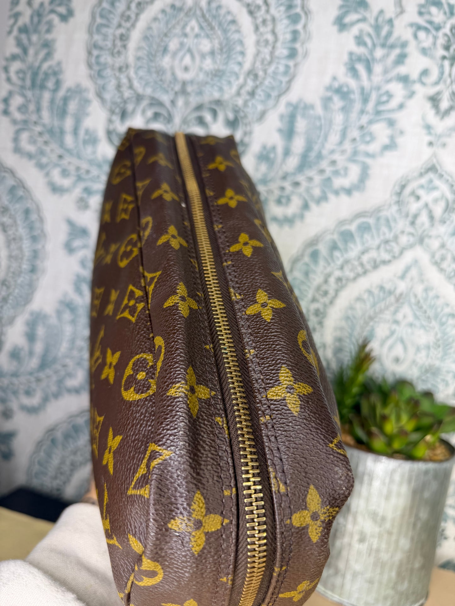 Louis Vuitton Trousse 28