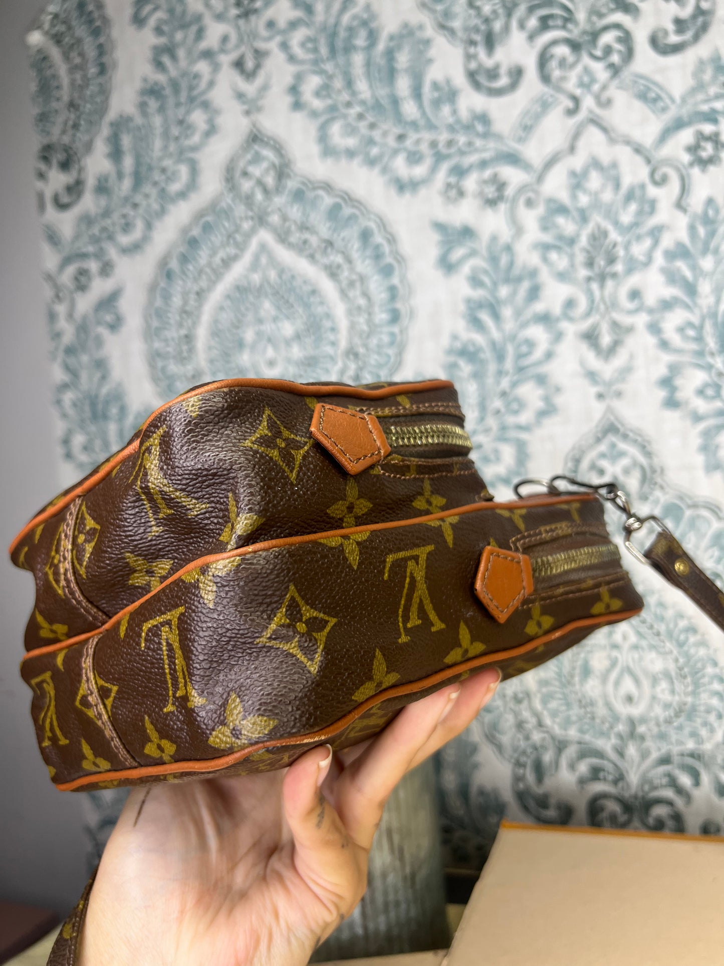 Louis Vuitton Vintage Amazone