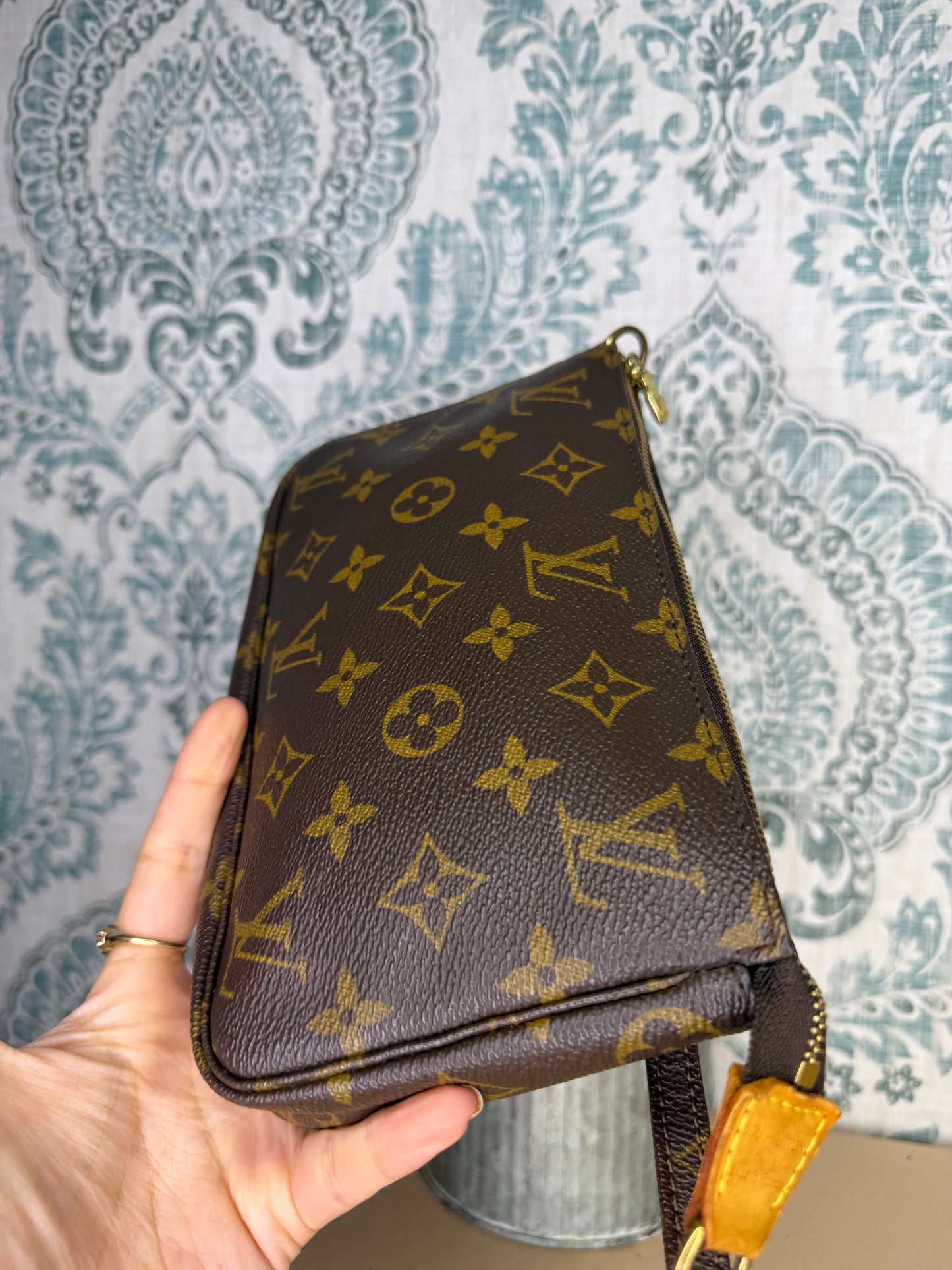 Louis Vuitton Pochette Accessories with Monogram Strap