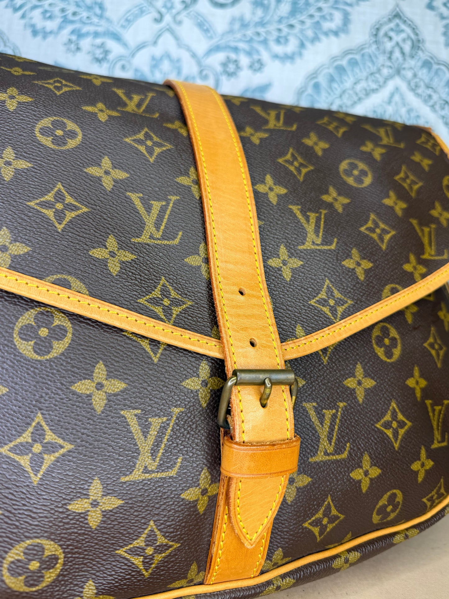 Louis Vuitton Saumur 35