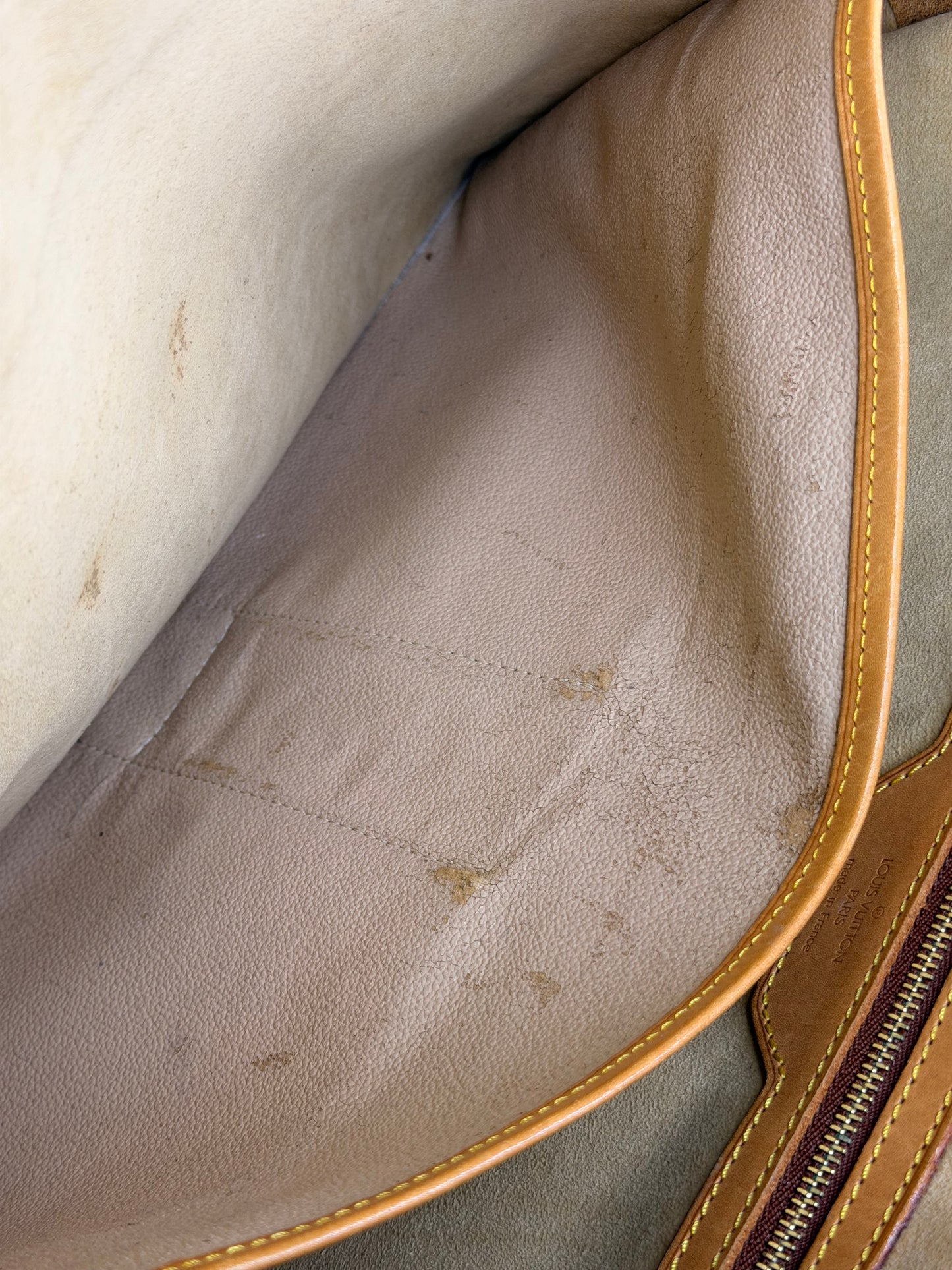 Louis Vuitton Porte Documents Voyage GM