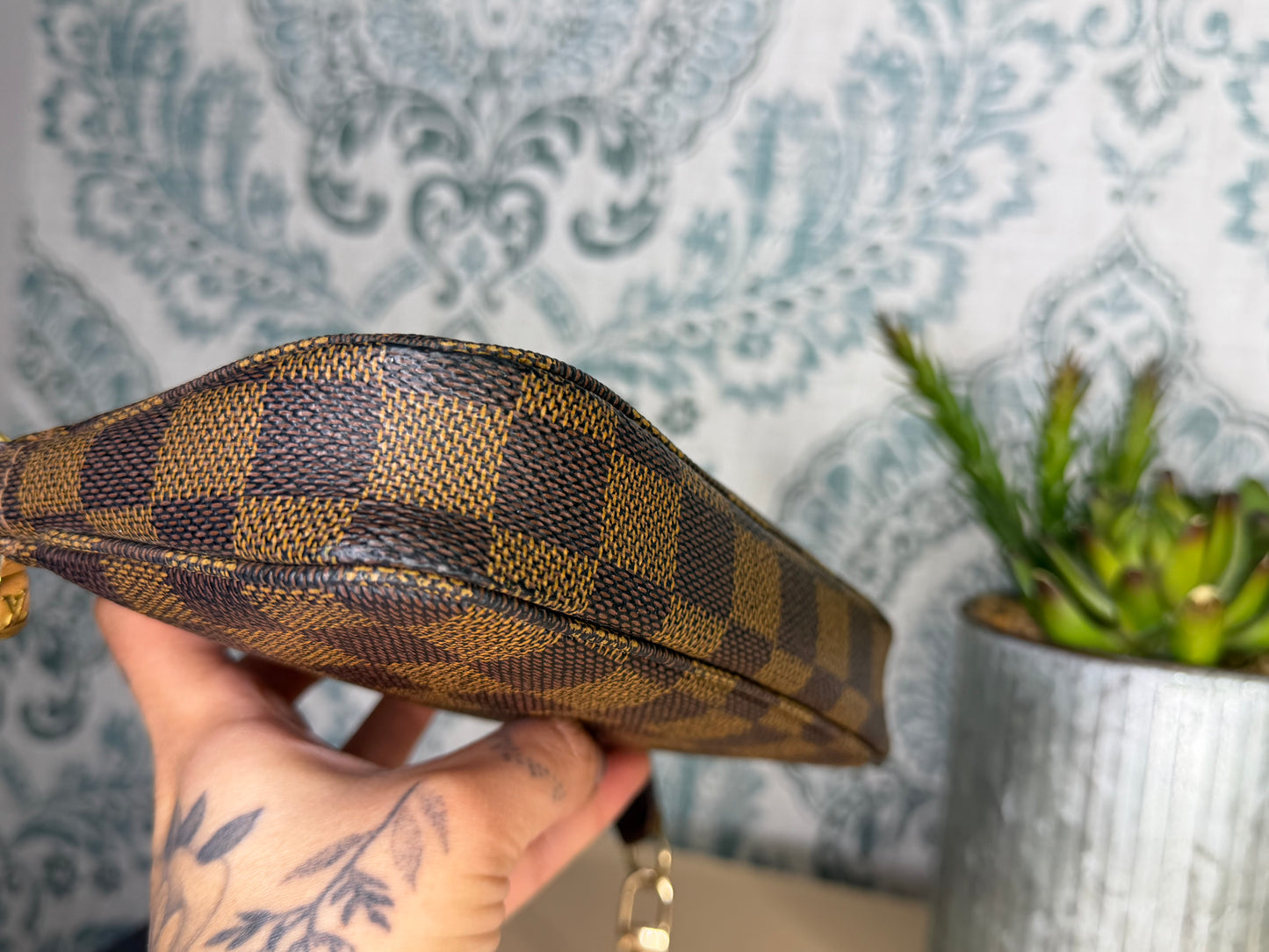 Louis Vuitton Damier Ebene Bucket Pochette