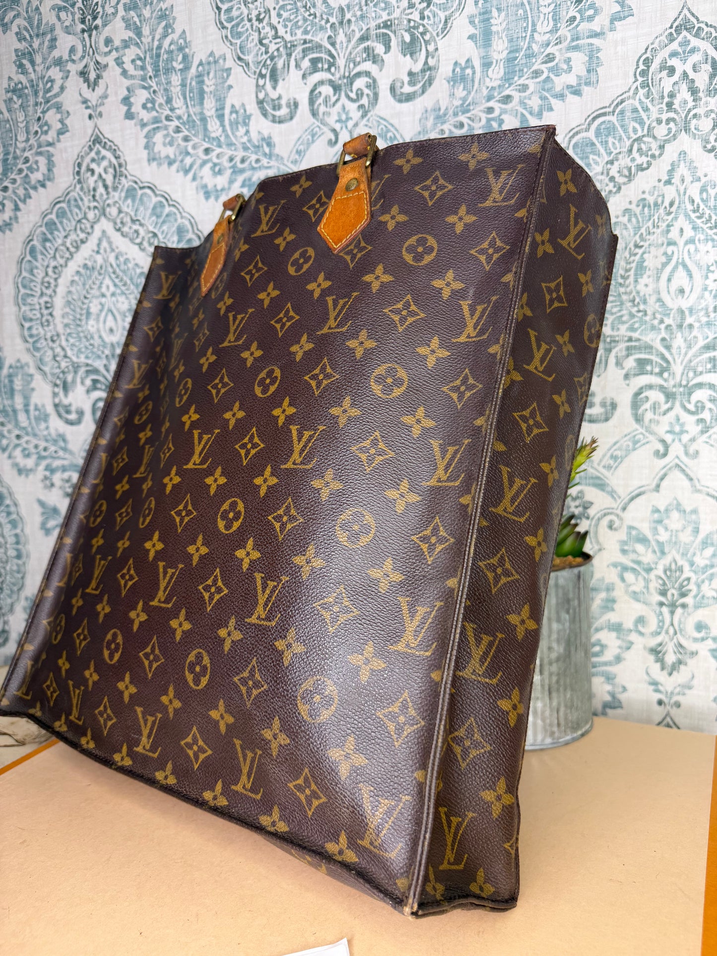Louis Vuitton Sac Plat