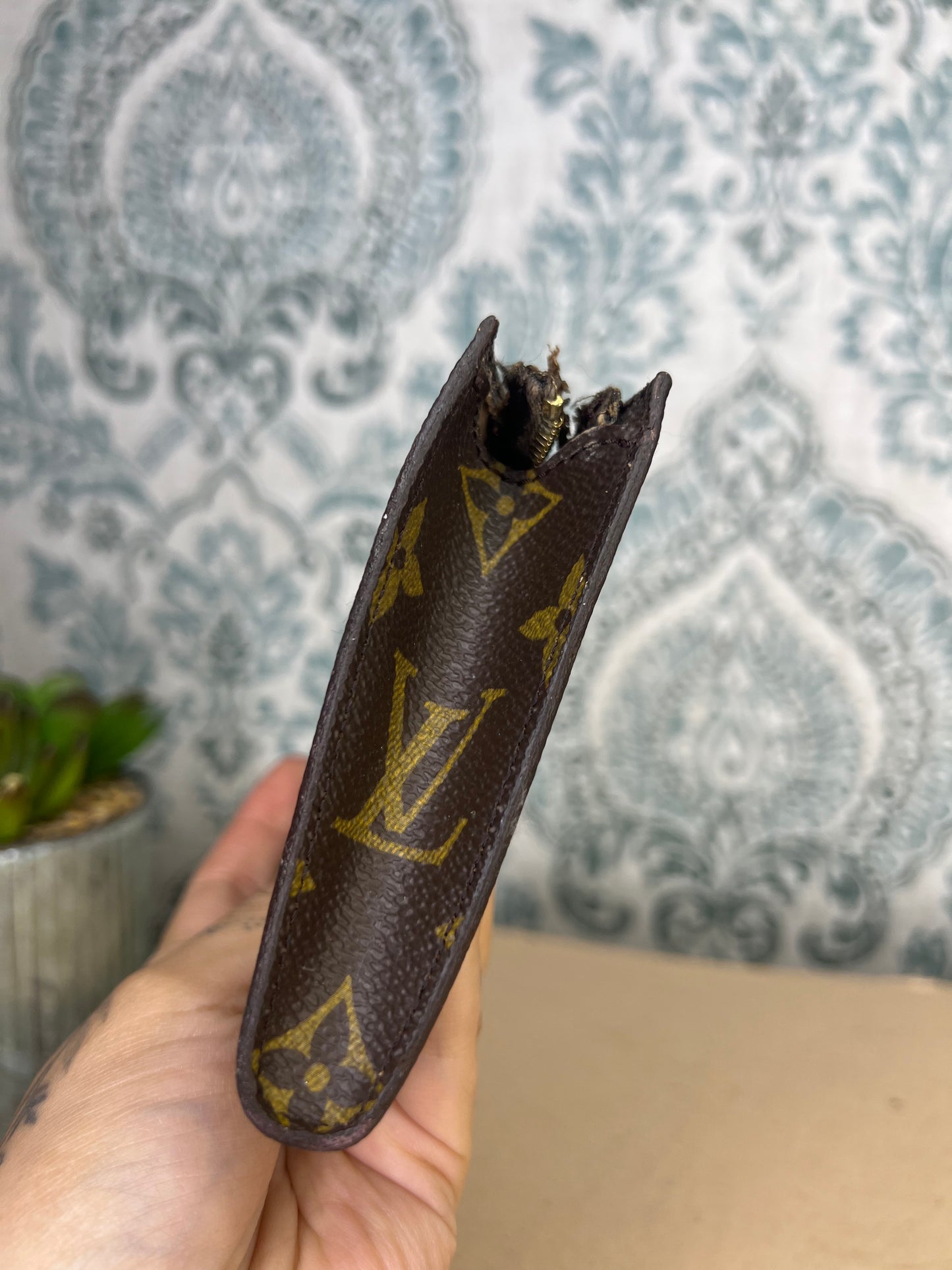 Louis Vuitton Bucket Pouch PM (damaged)