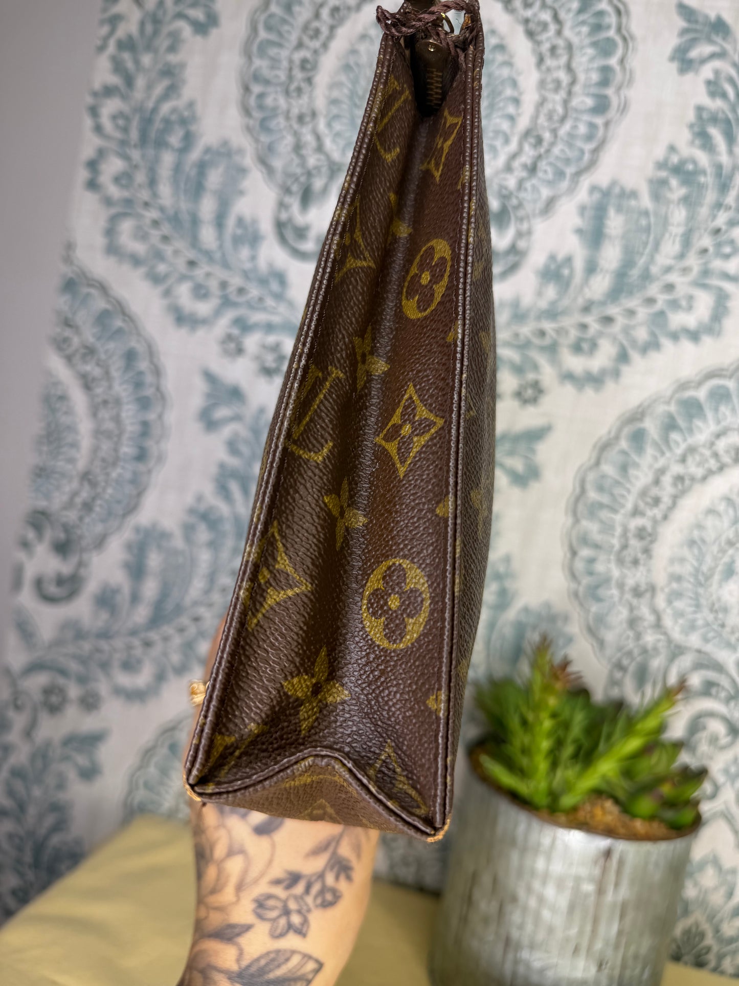 Louis Vuitton Monogram Toiletry 26