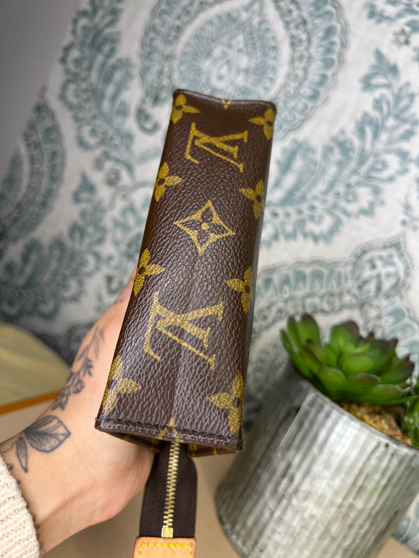 Louis Vuitton Toiletry 15