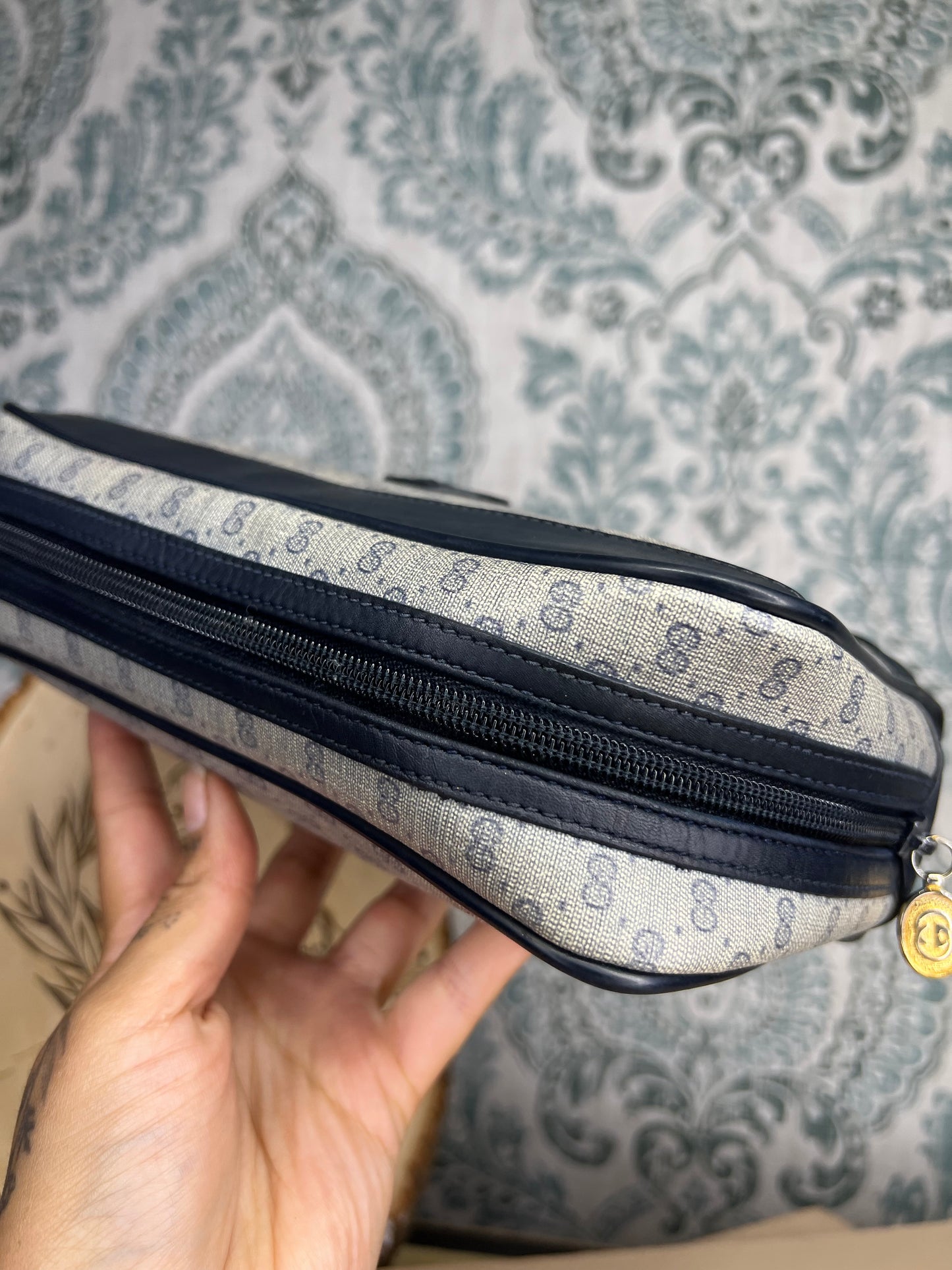 Micro Gucci Navy Vintage Clutch