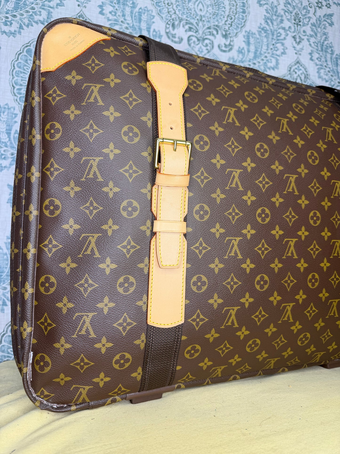 Louis Vuitton Satellite 60 Suit Case