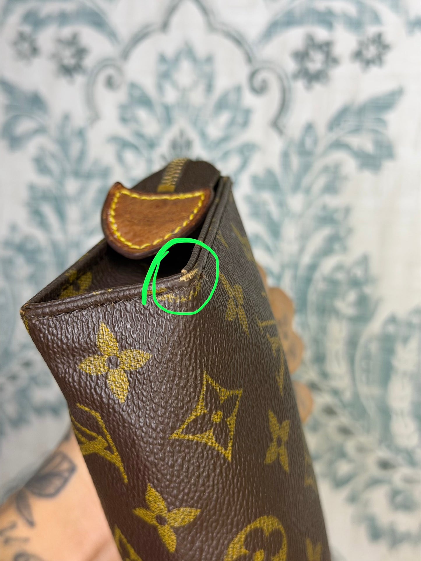 Louis Vuitton Toiletry 15