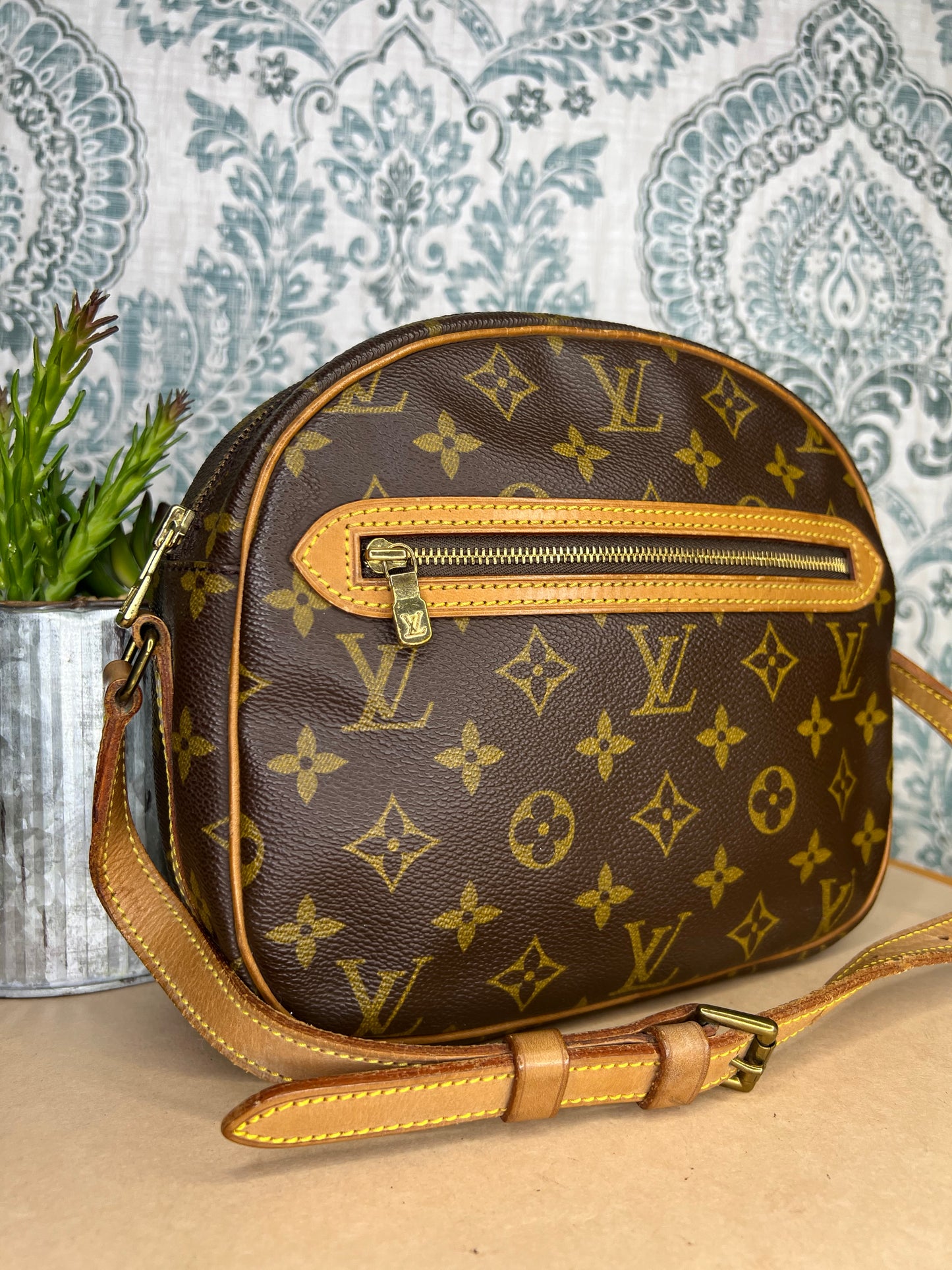 Louis Vuitton Senlis