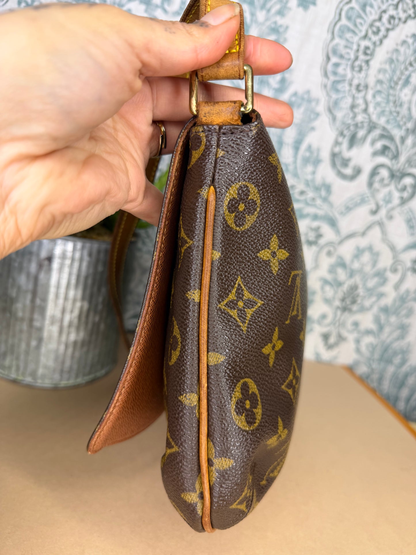 Louis Vuitton Musette Tango (short strap version)