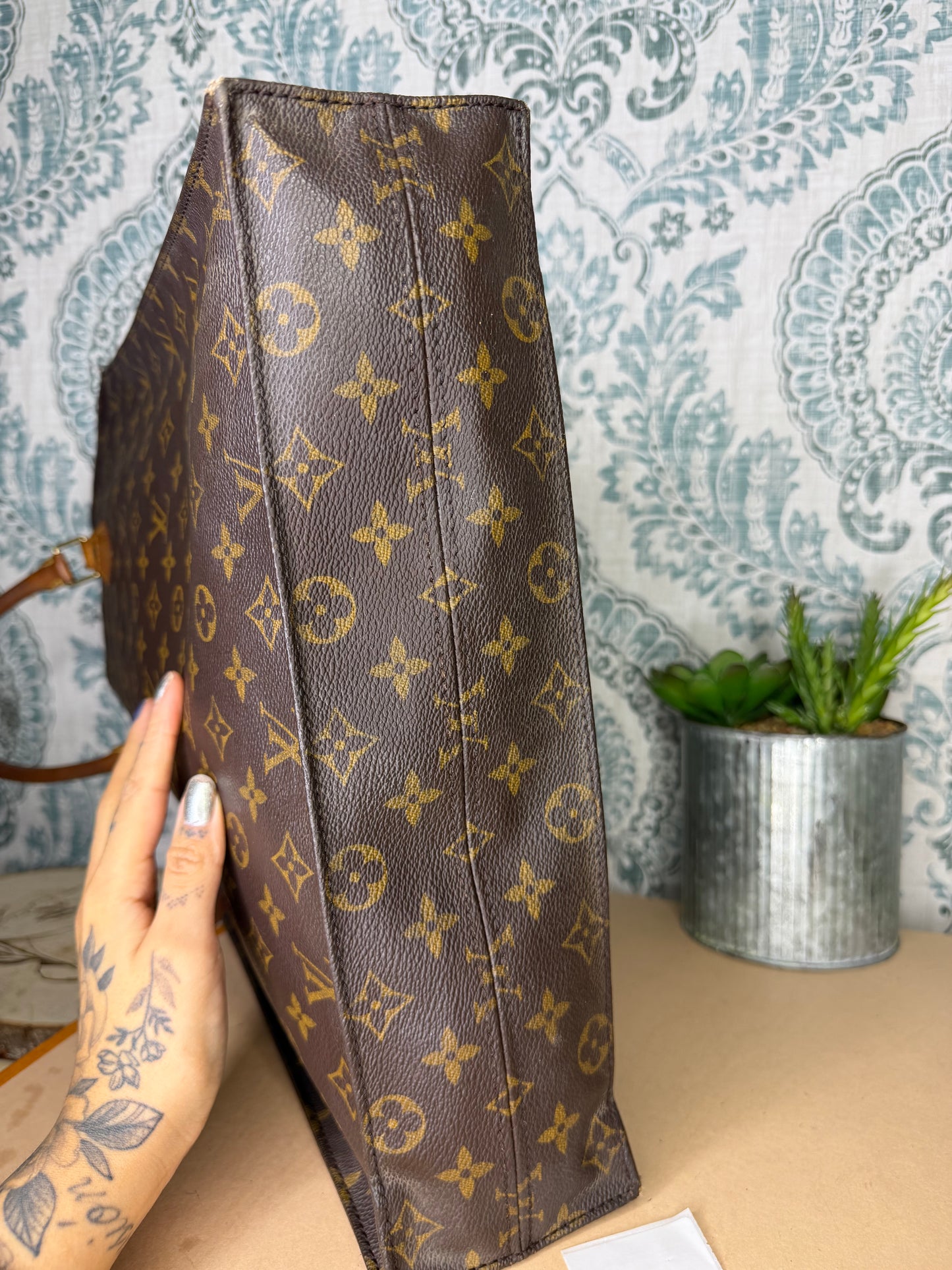 Louis Vuitton Sac Plat