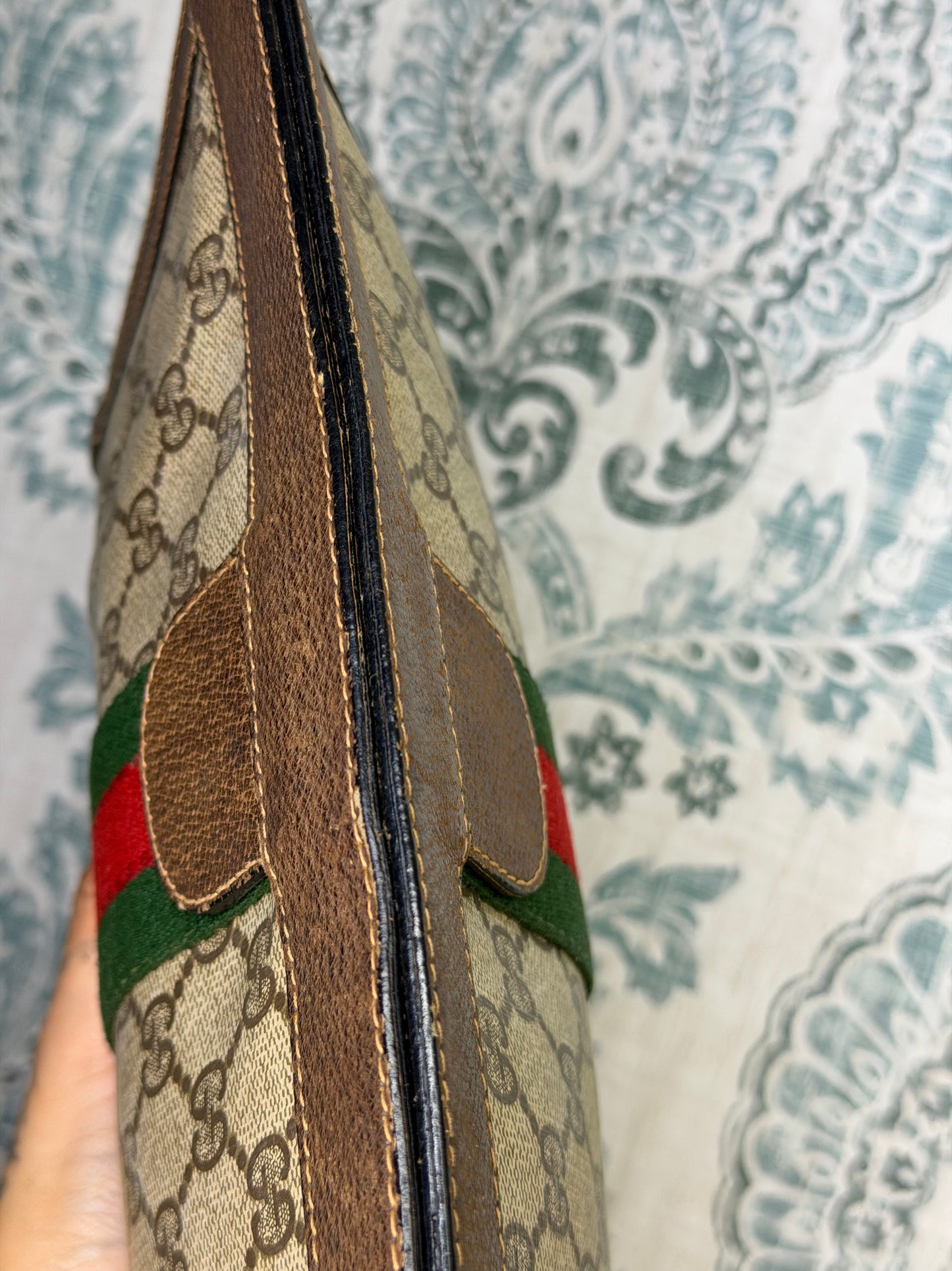 Gucci Supreme Sherry Line Clutch (Accessory Collection)