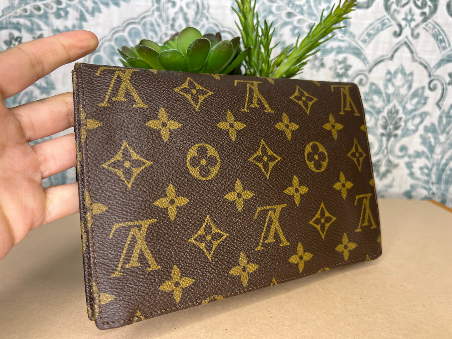 Louis Vuitton Rabat 20 Clutch