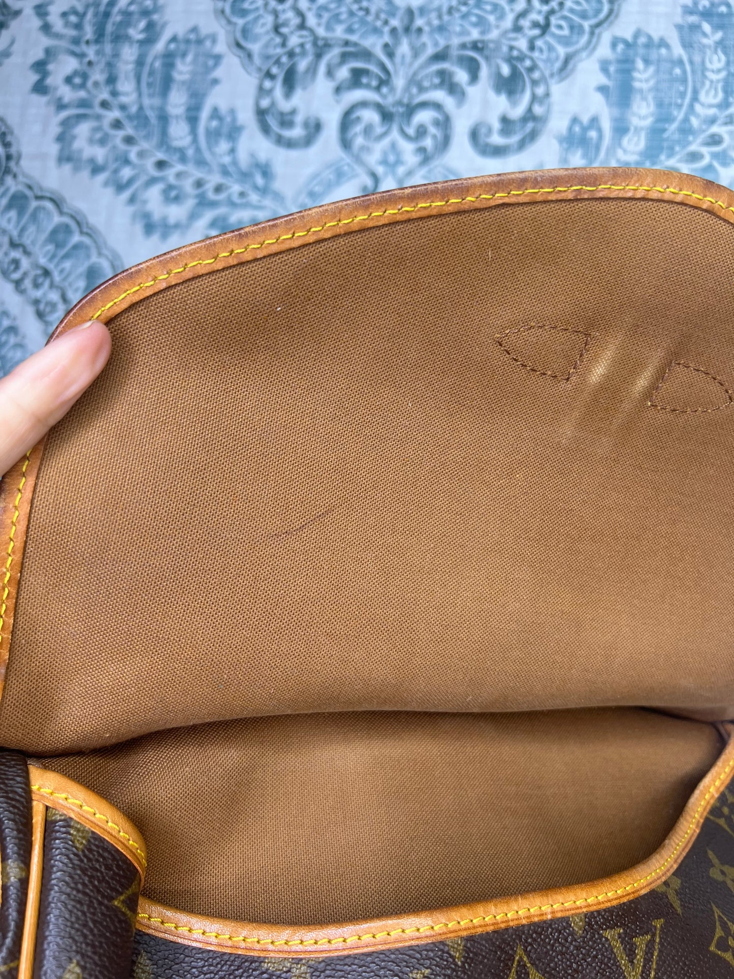 Louis Vuitton Saumur 30