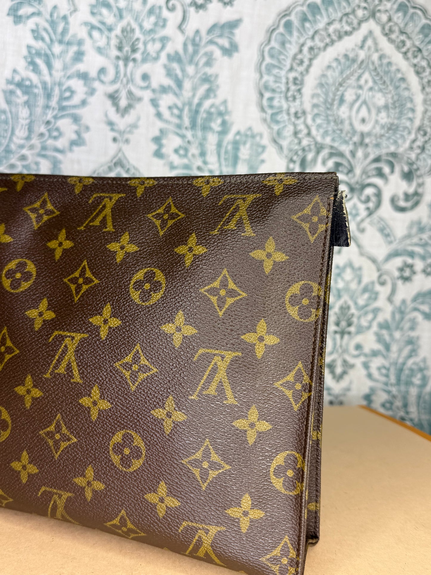 Louis Vuitton Toiletry 26