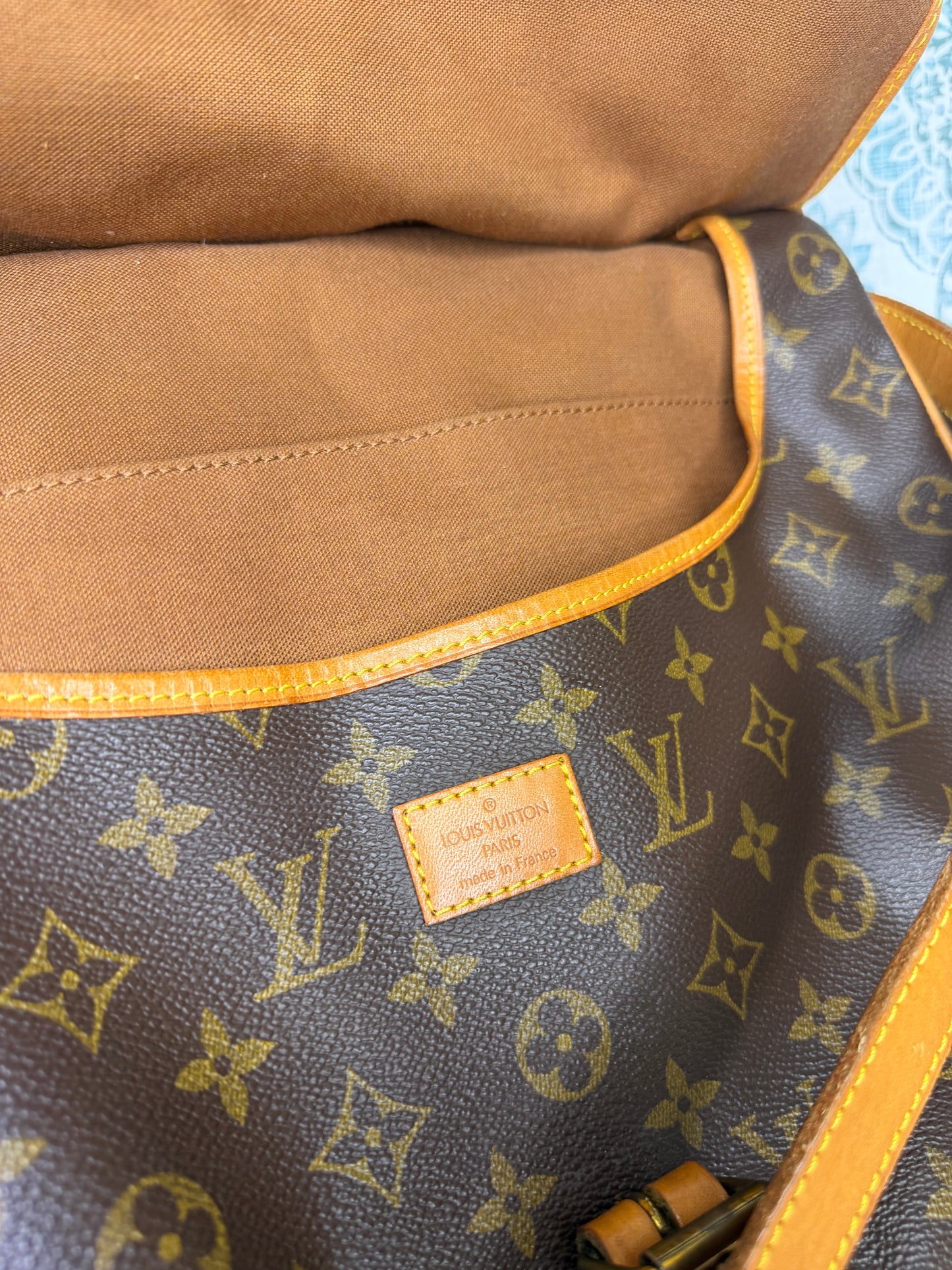 Louis Vuitton Saumur 35