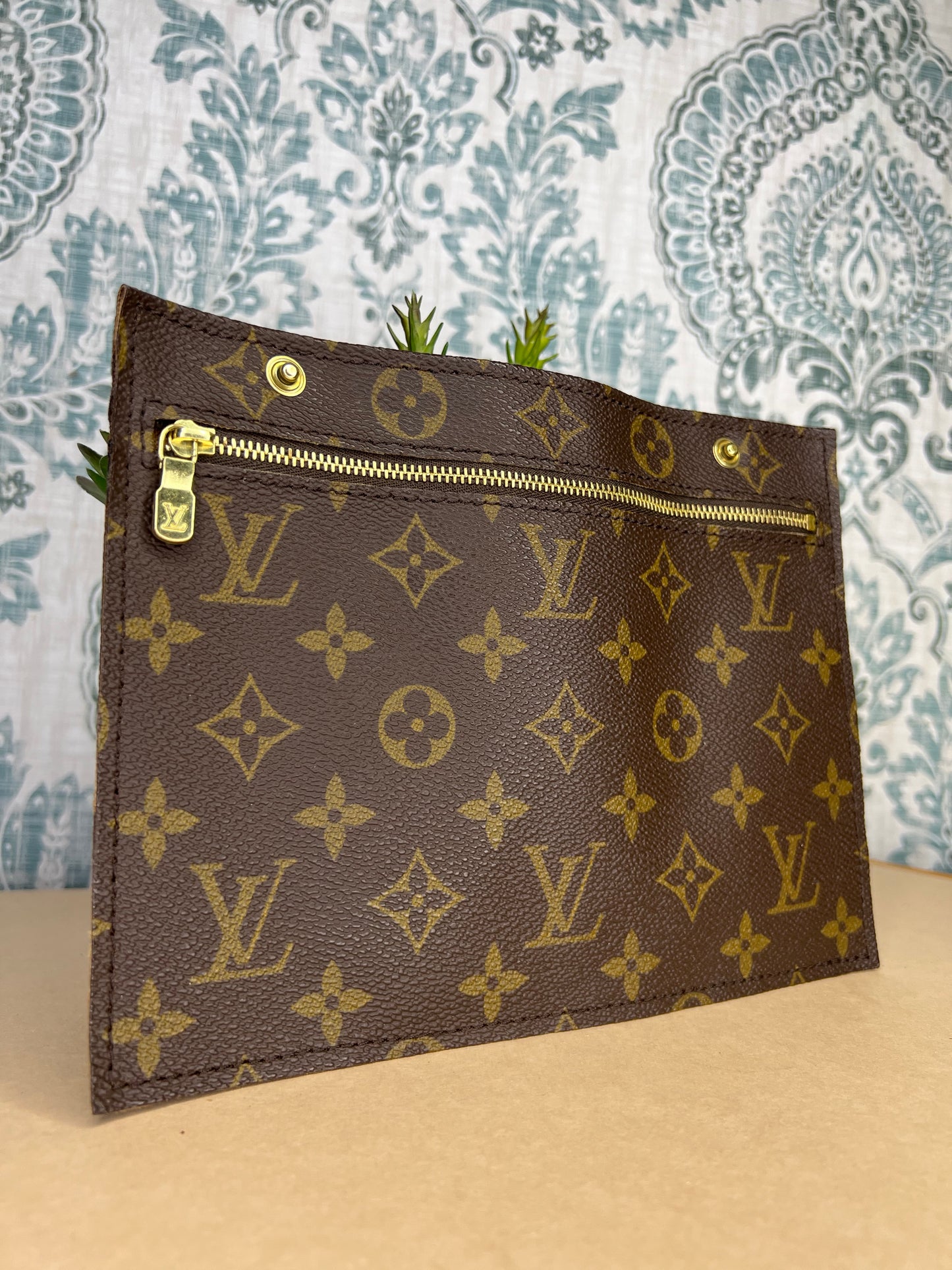 Louis Vuitton Randonnee Pouch I9