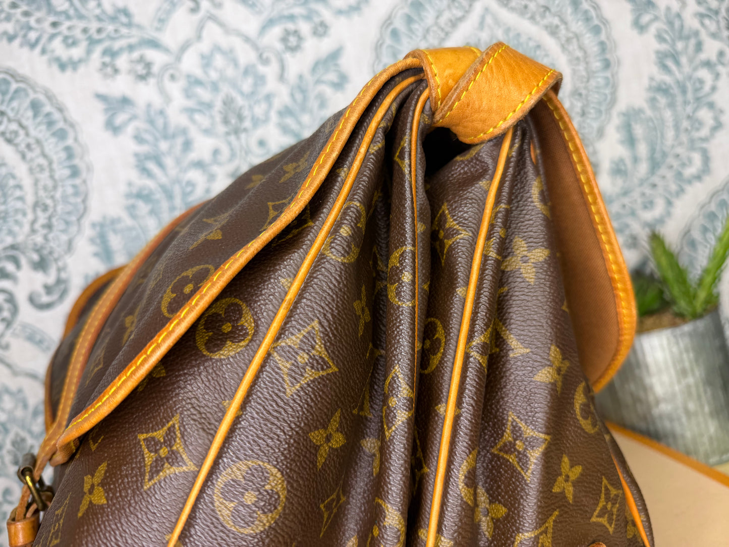 Louis Vuitton Saumur 35