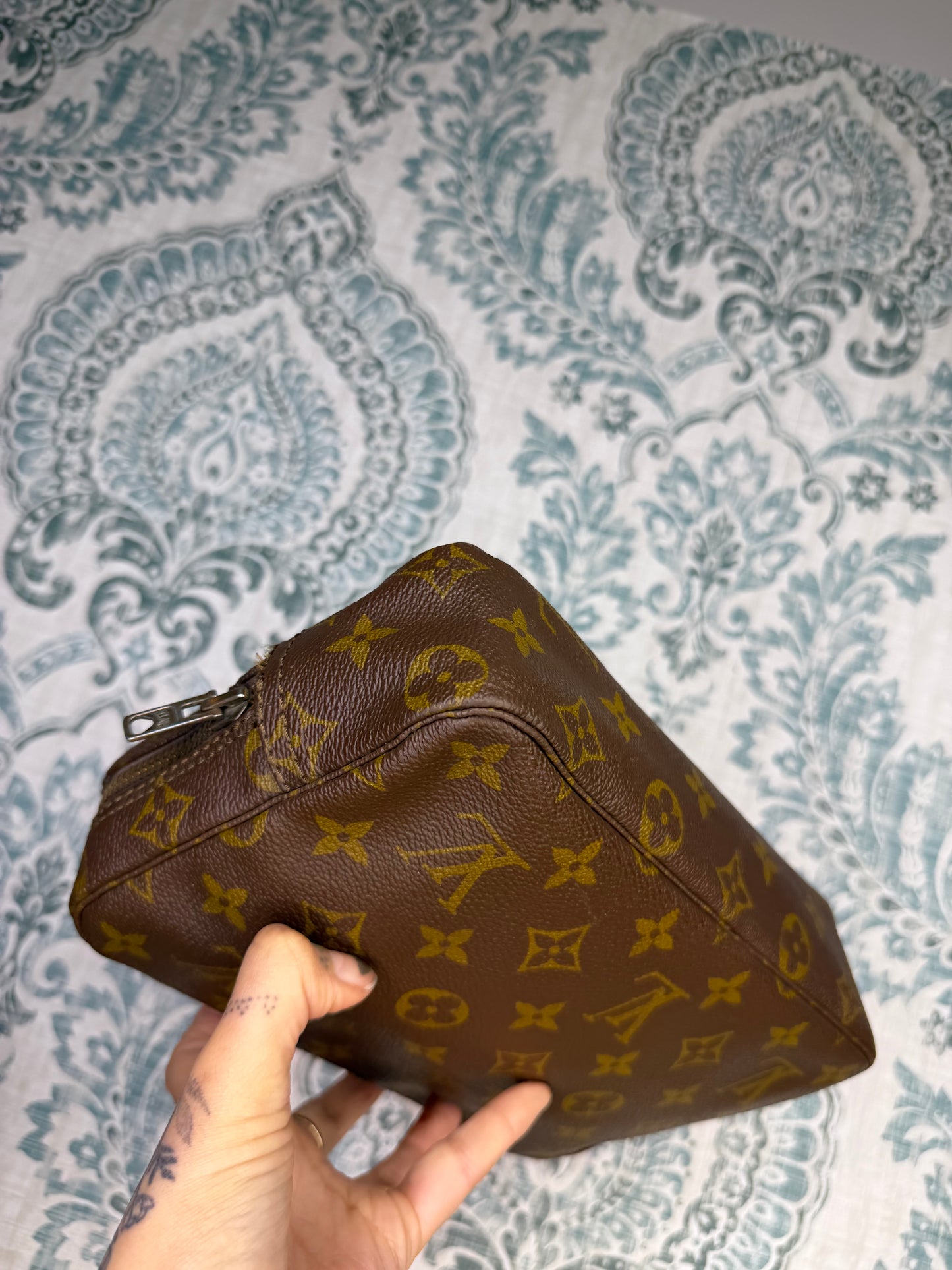 Louis Vuitton Trousse 23