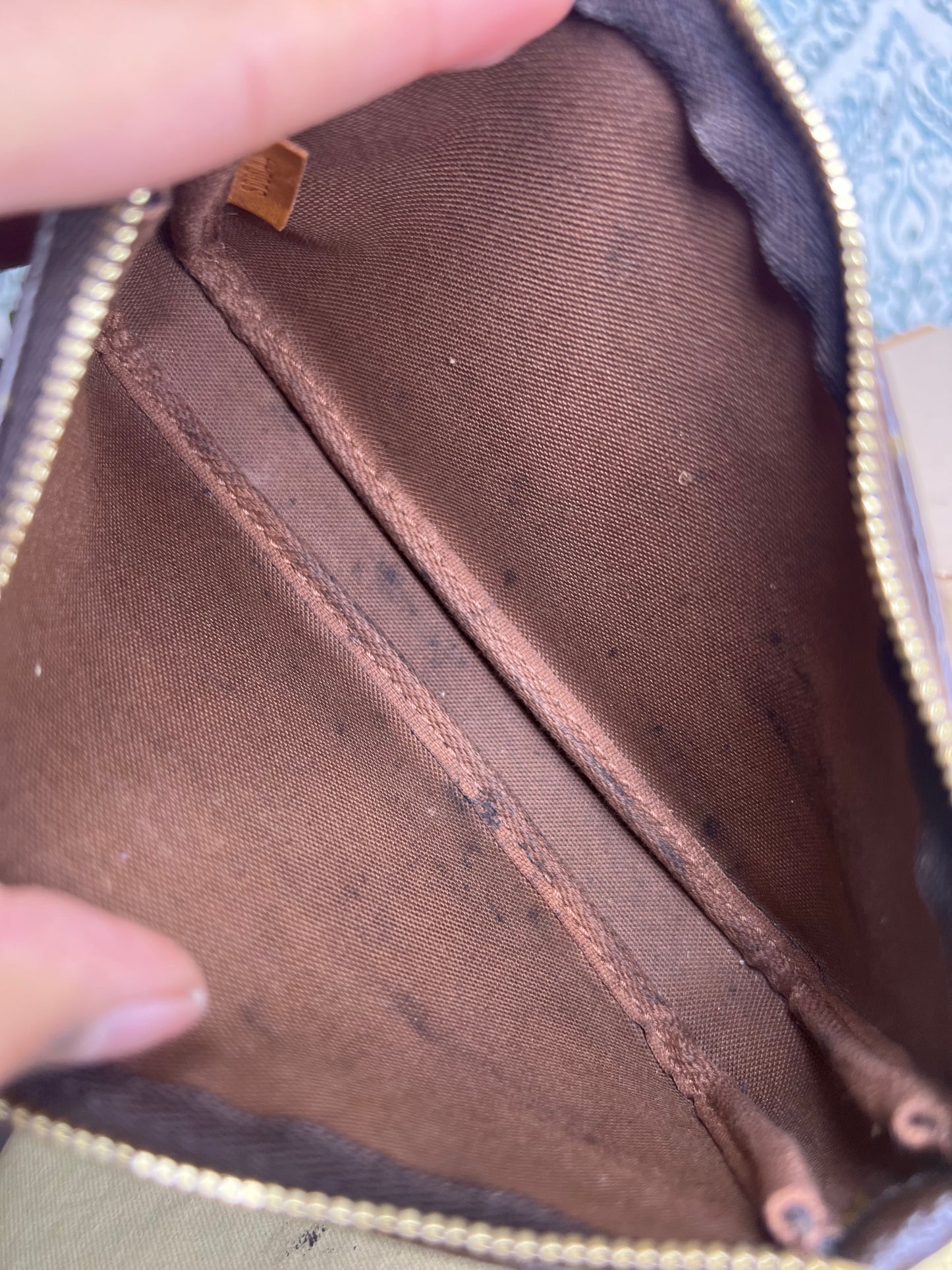 Louis Vuitton Bucket Pochette