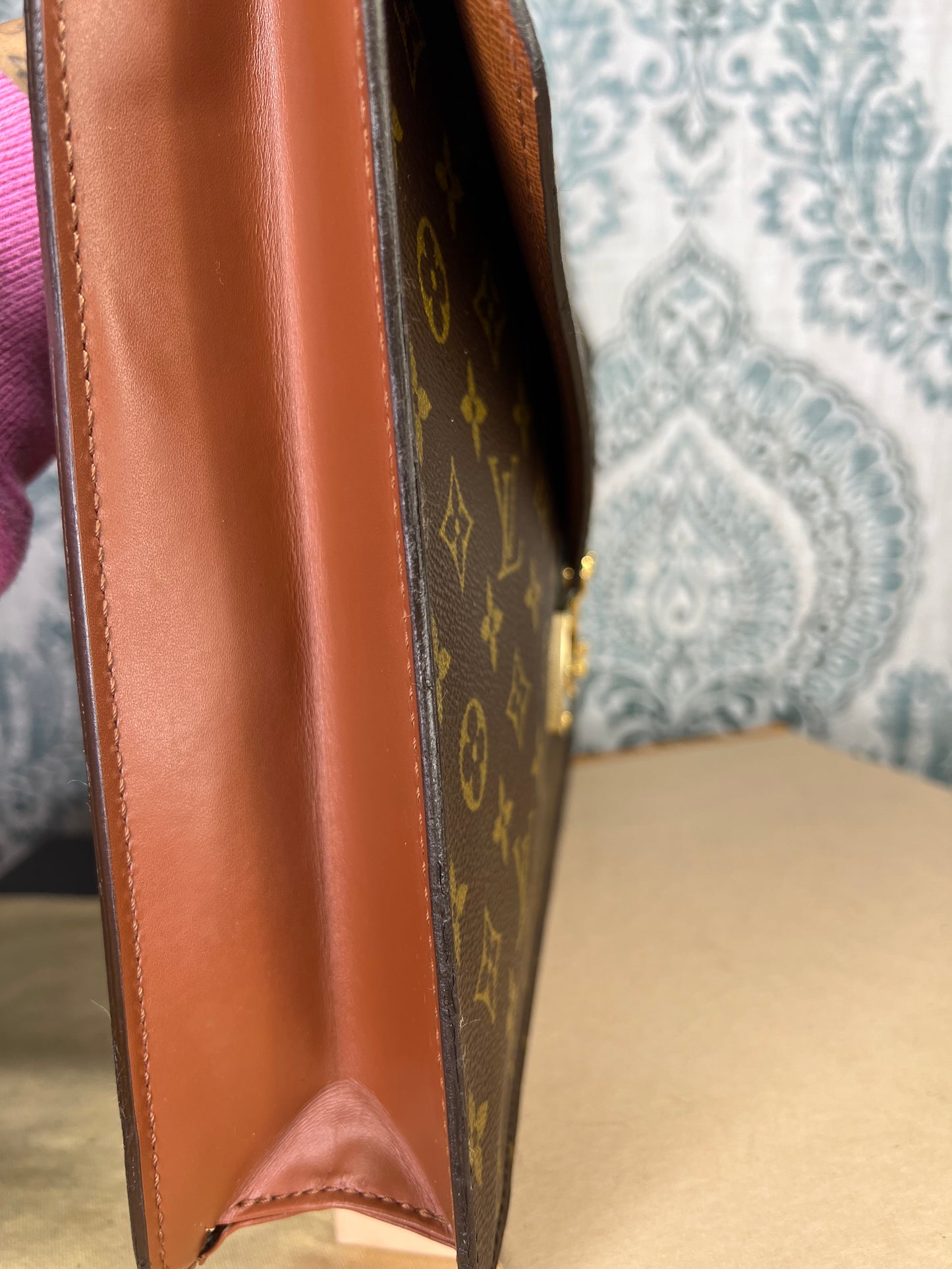 Louis Vuitton Porte Documents Bandouliere