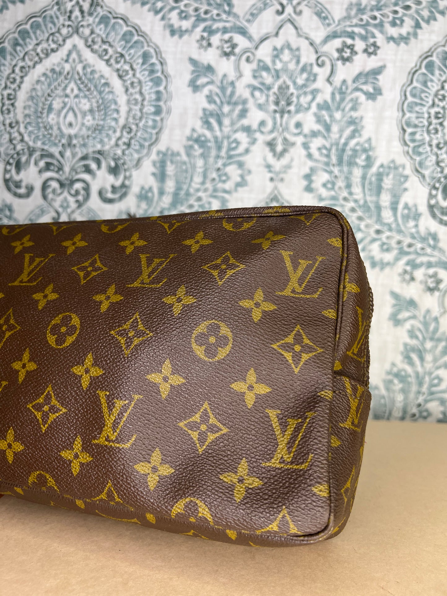 Louis Vuitton Trousse 28