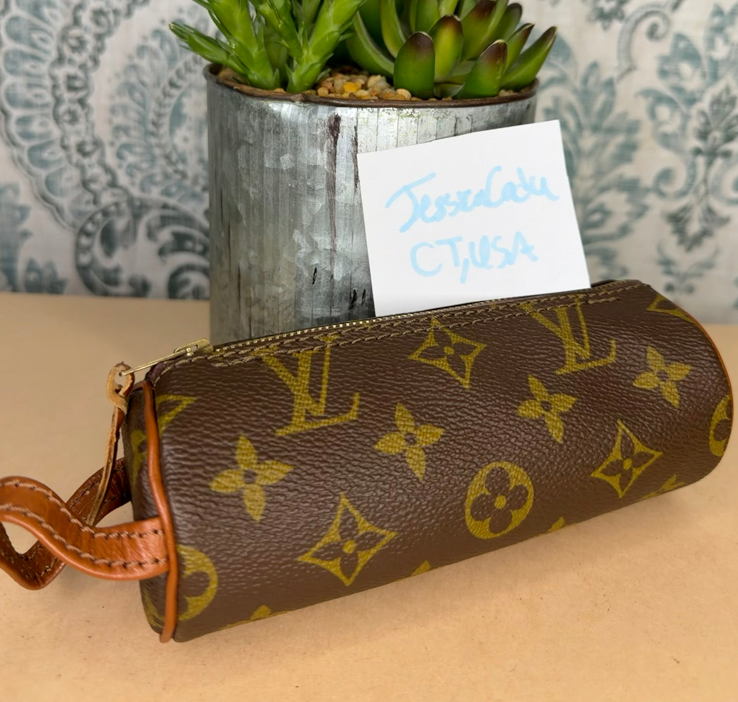 Louis Vuitton Trousse Ronde