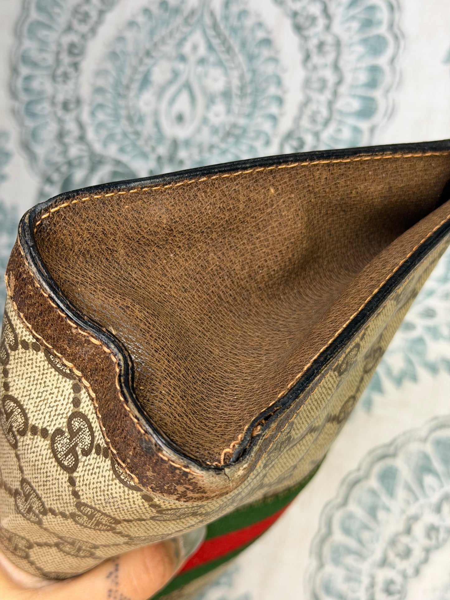 Gucci Supreme Sherry Line Clutch (Accessory Collection)