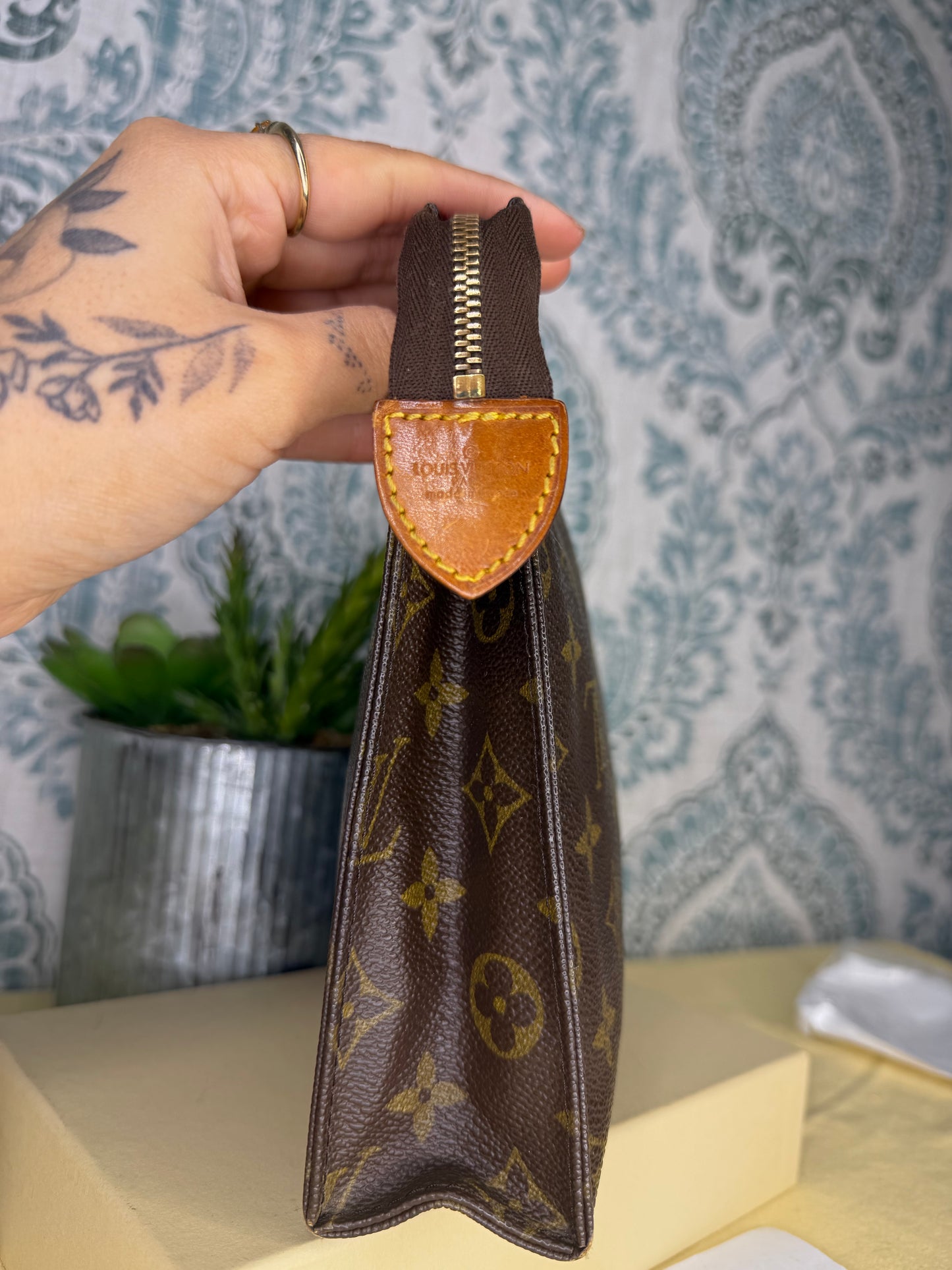 Louis Vuitton Monogram Toiletry 26