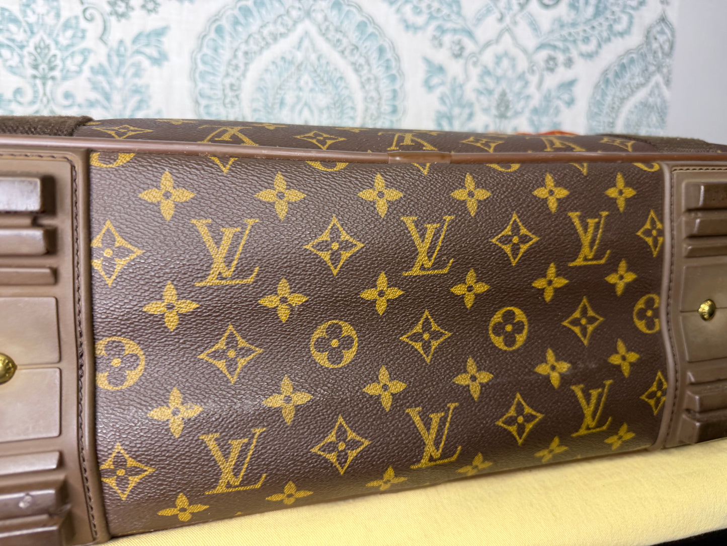 Louis Vuitton Satellite 53 Suit Case