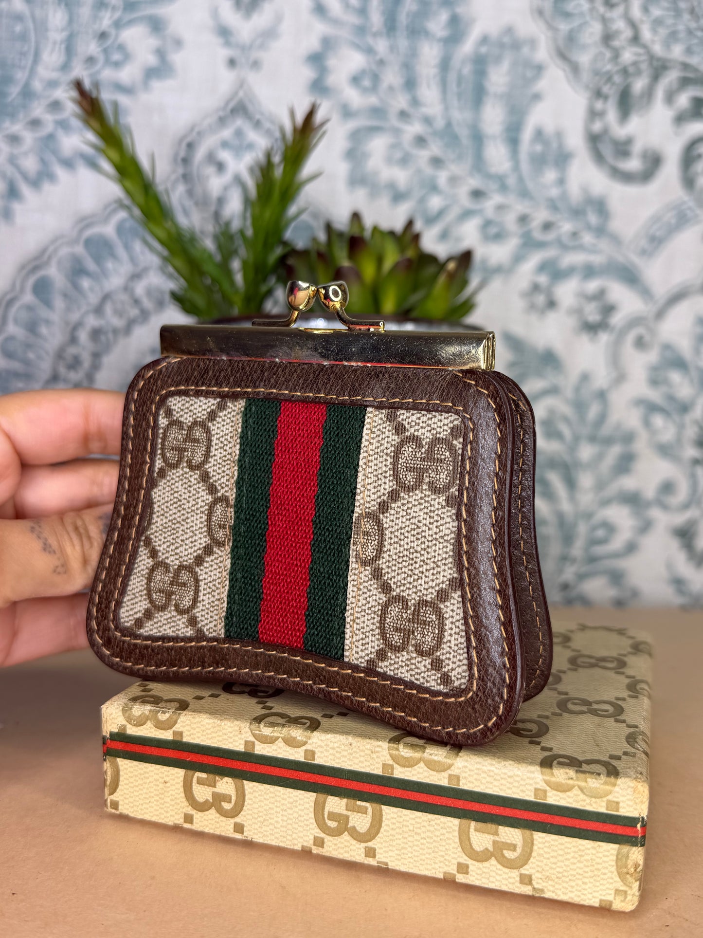 Gucci Vintage Sherry Line Kiss Lock Coin Purse