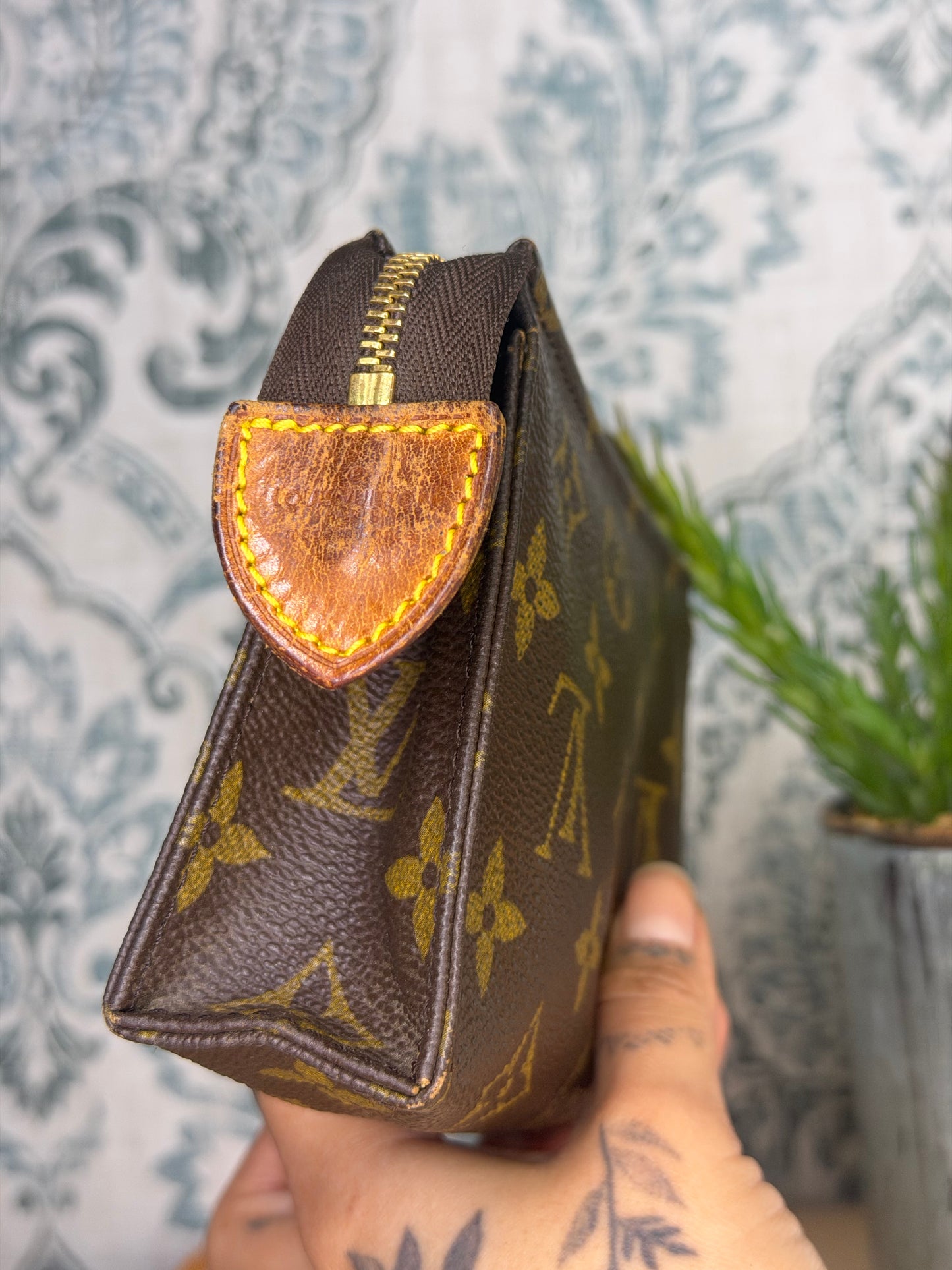 Louis Vuitton Toiletry 15