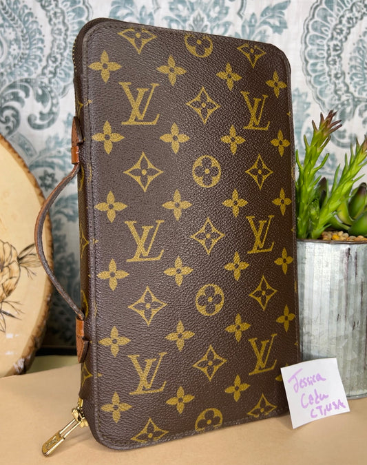 Escapade Travel Organizer Wallet