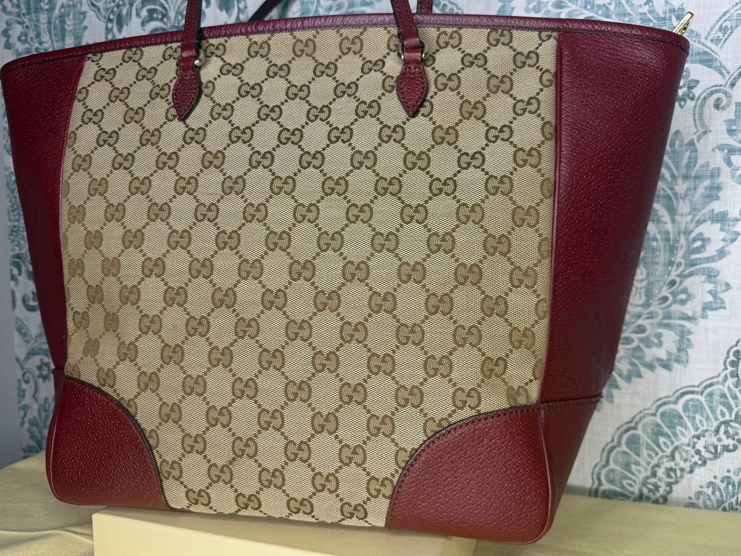 Gucci Medium Bree Zippered Tote