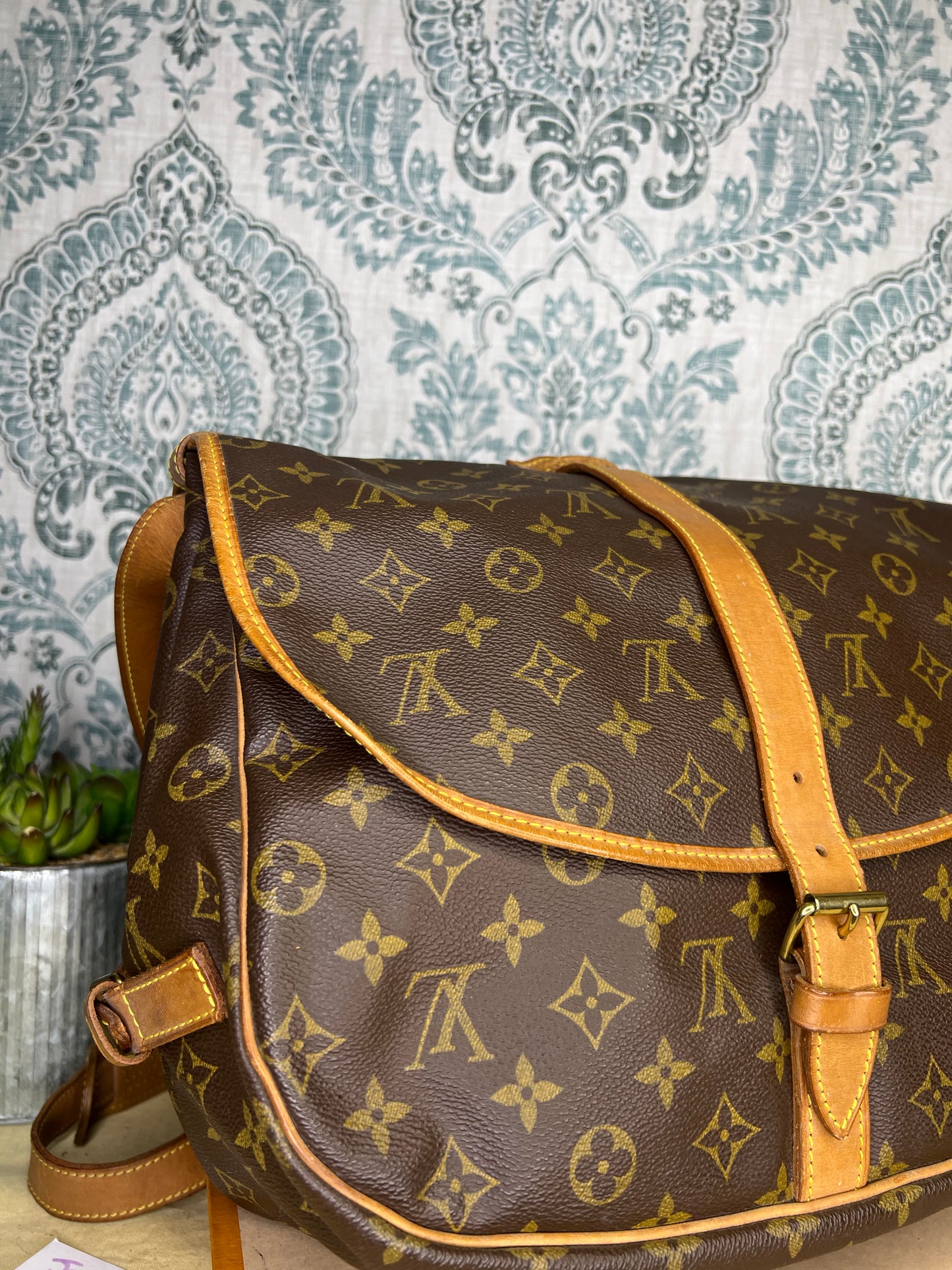 Louis Vuitton Saumur 35