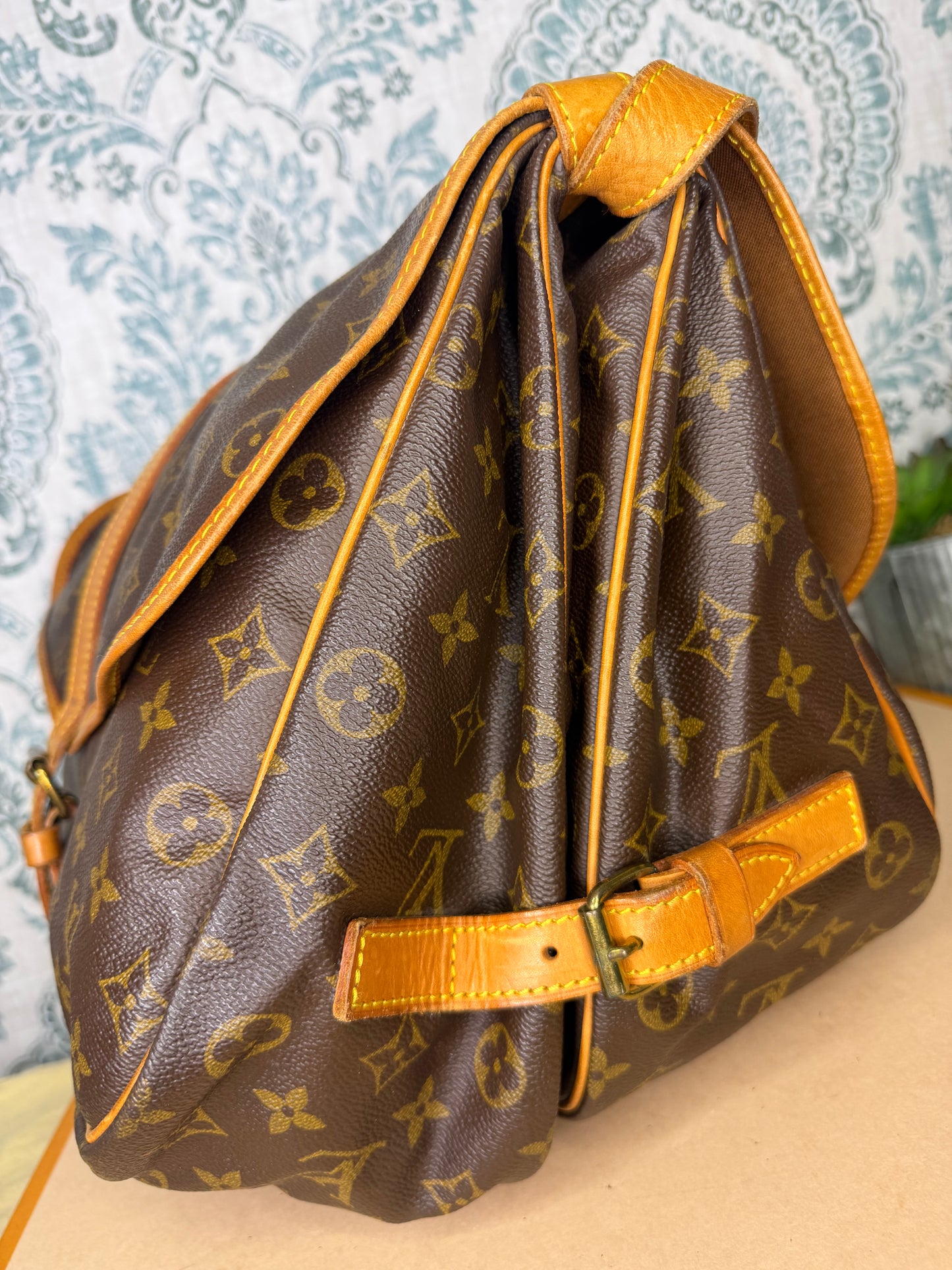 Louis Vuitton Saumur 35