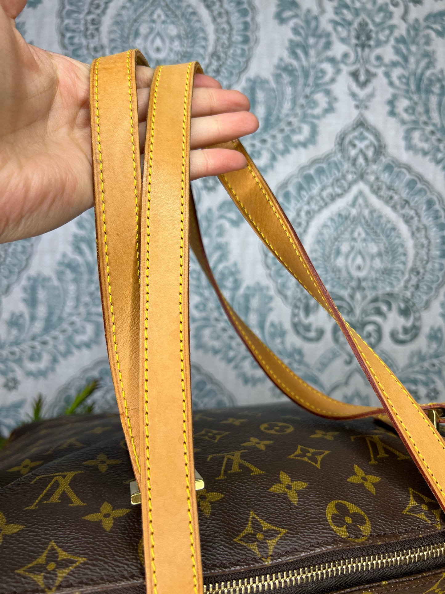 Louis Vuitton Cabas Mezzo