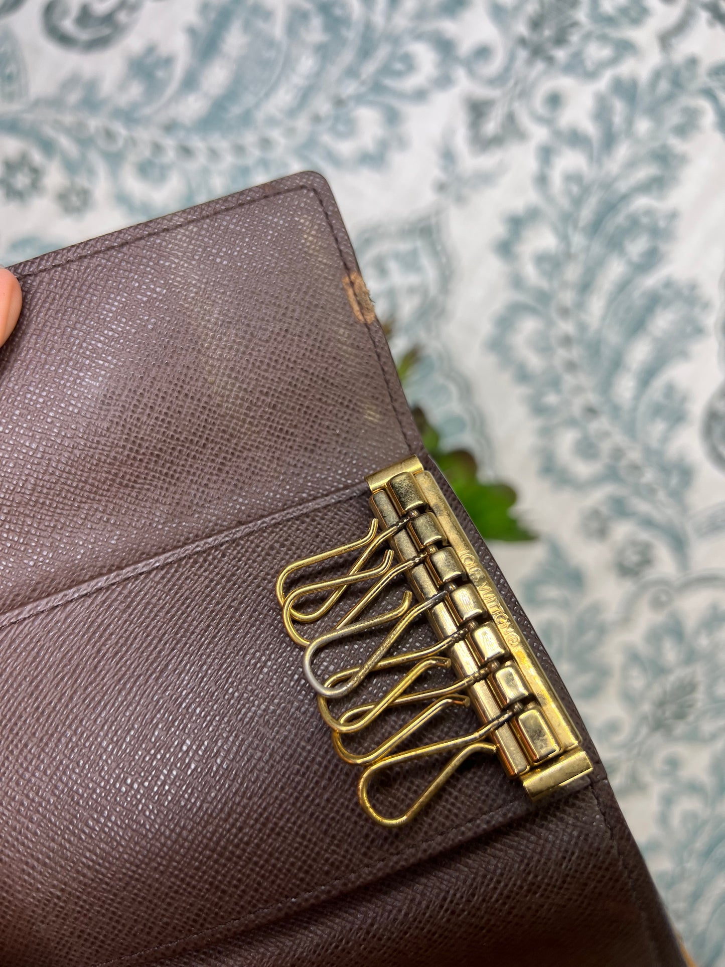 Louis Vuitton Damier Ebene 6 Key Holder