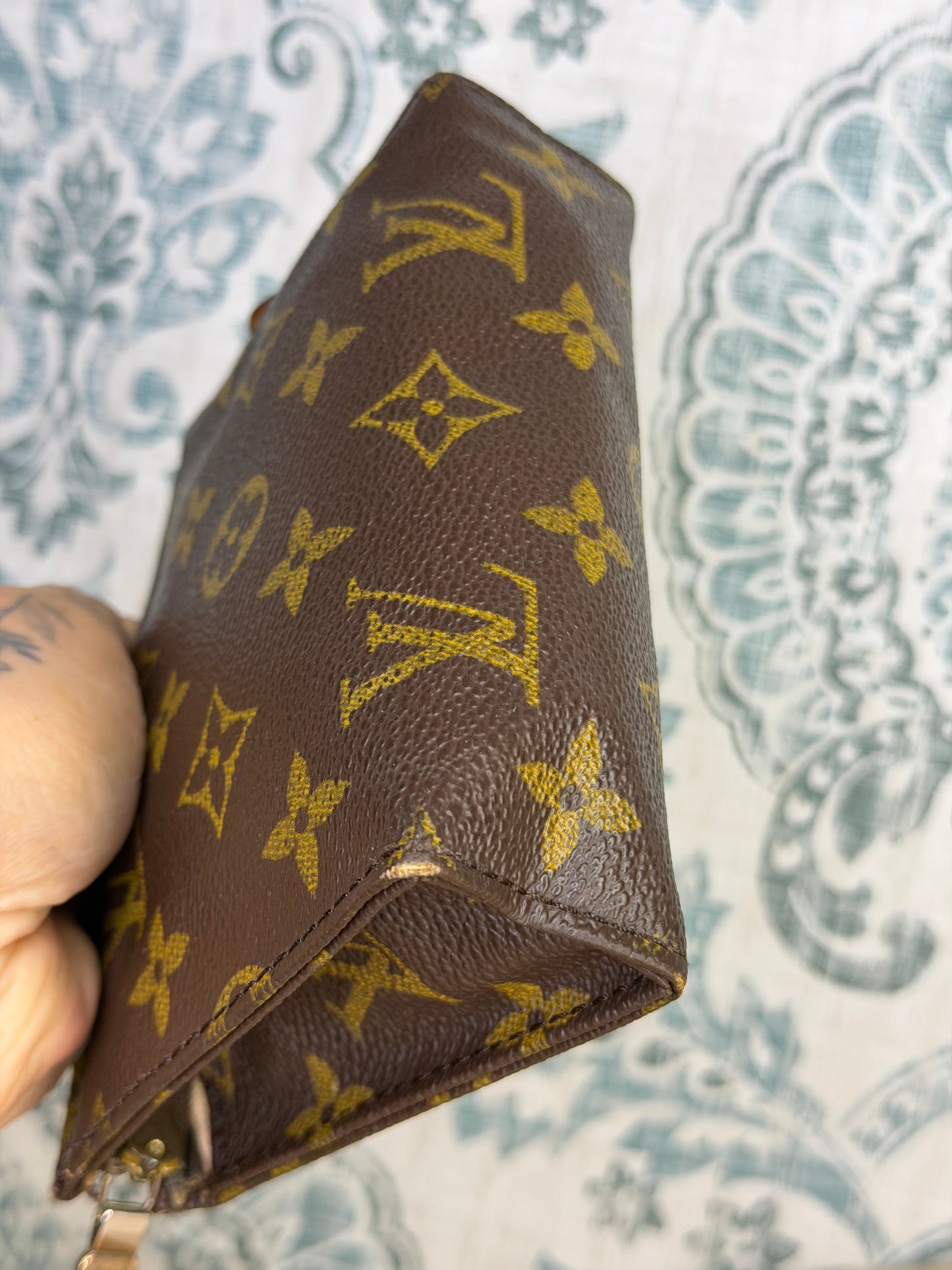 Louis Vuitton Toiletry 15