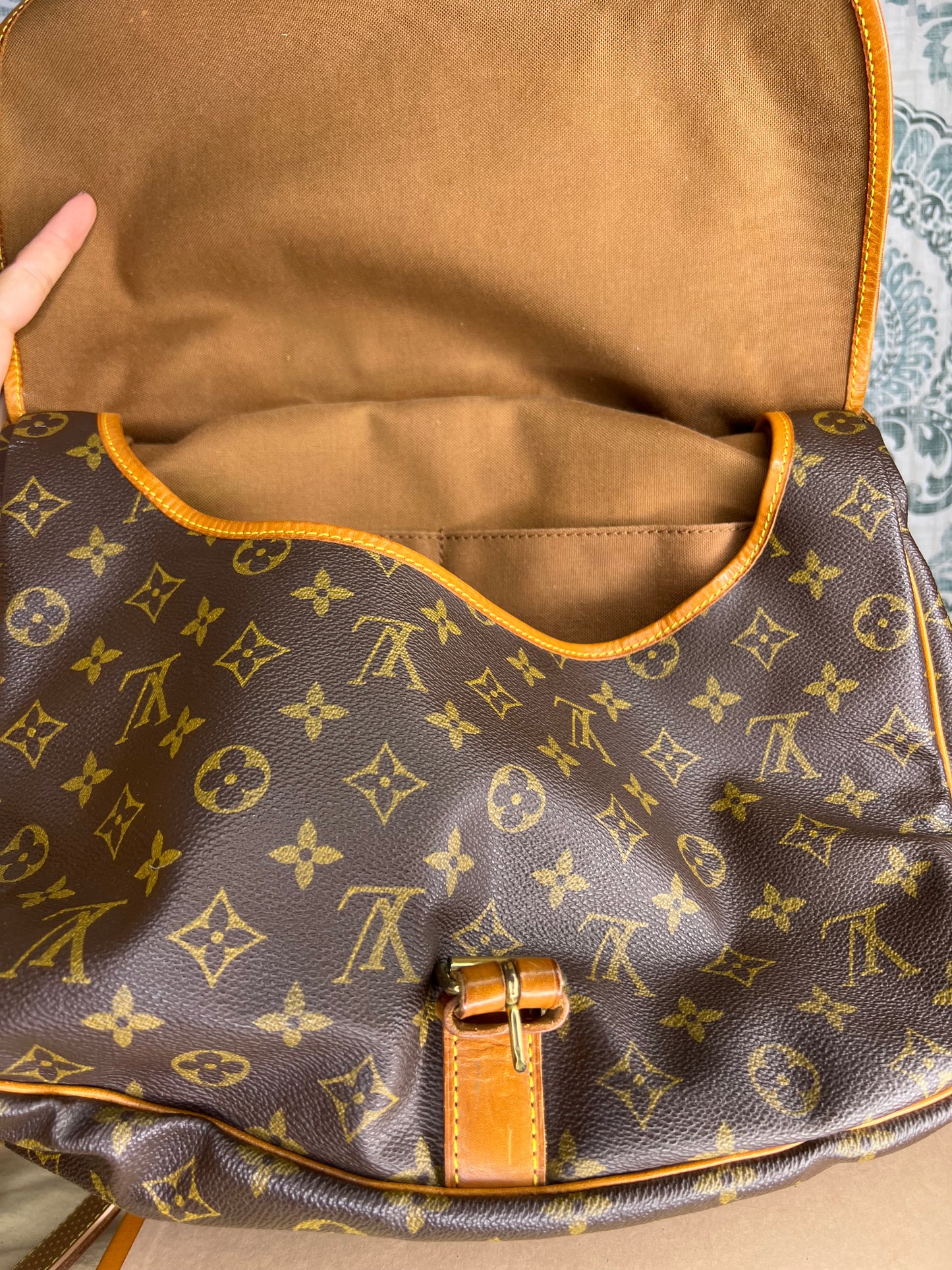 Louis Vuitton Saumur 35