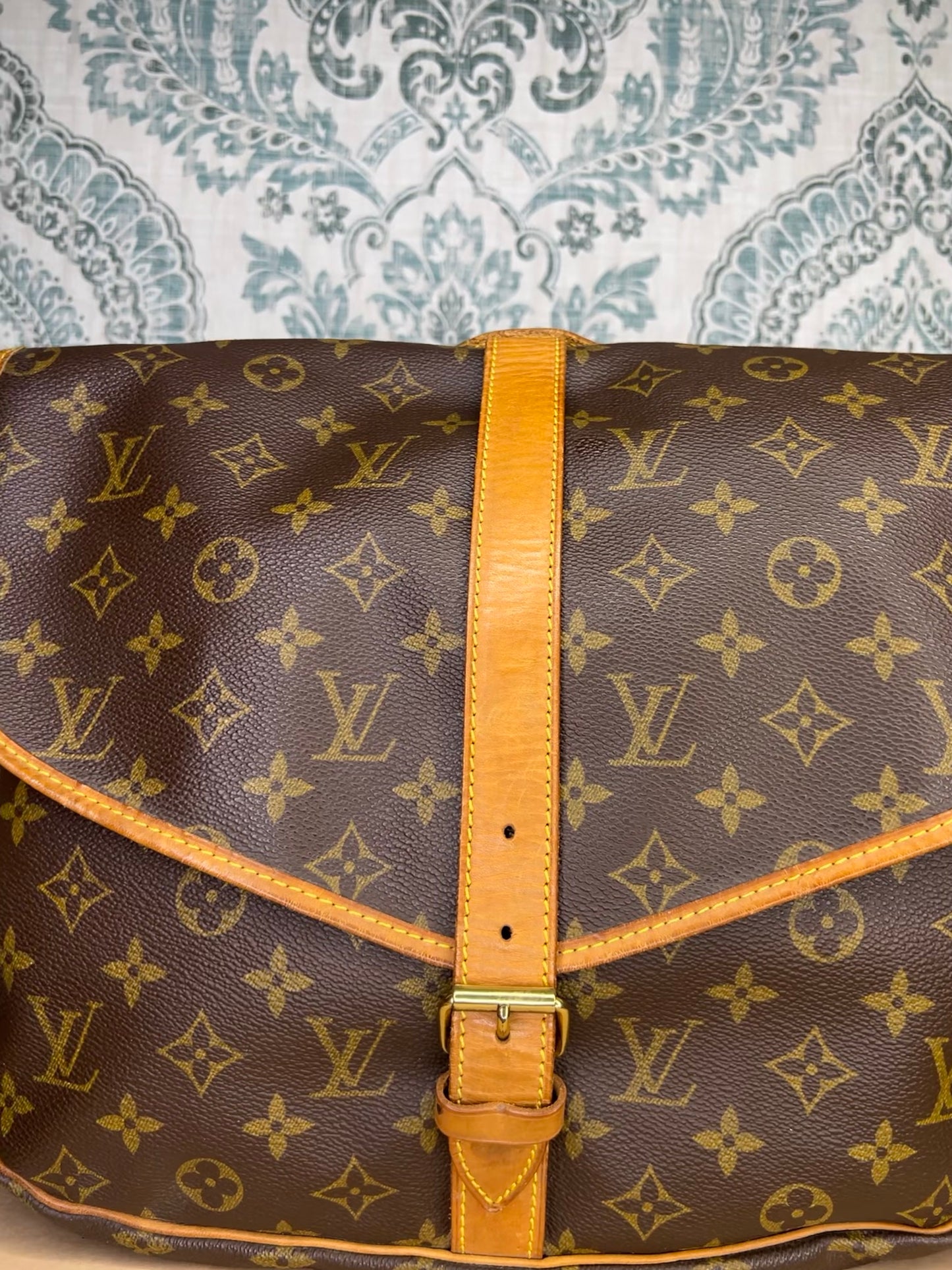 Louis Vuitton Saumur 35