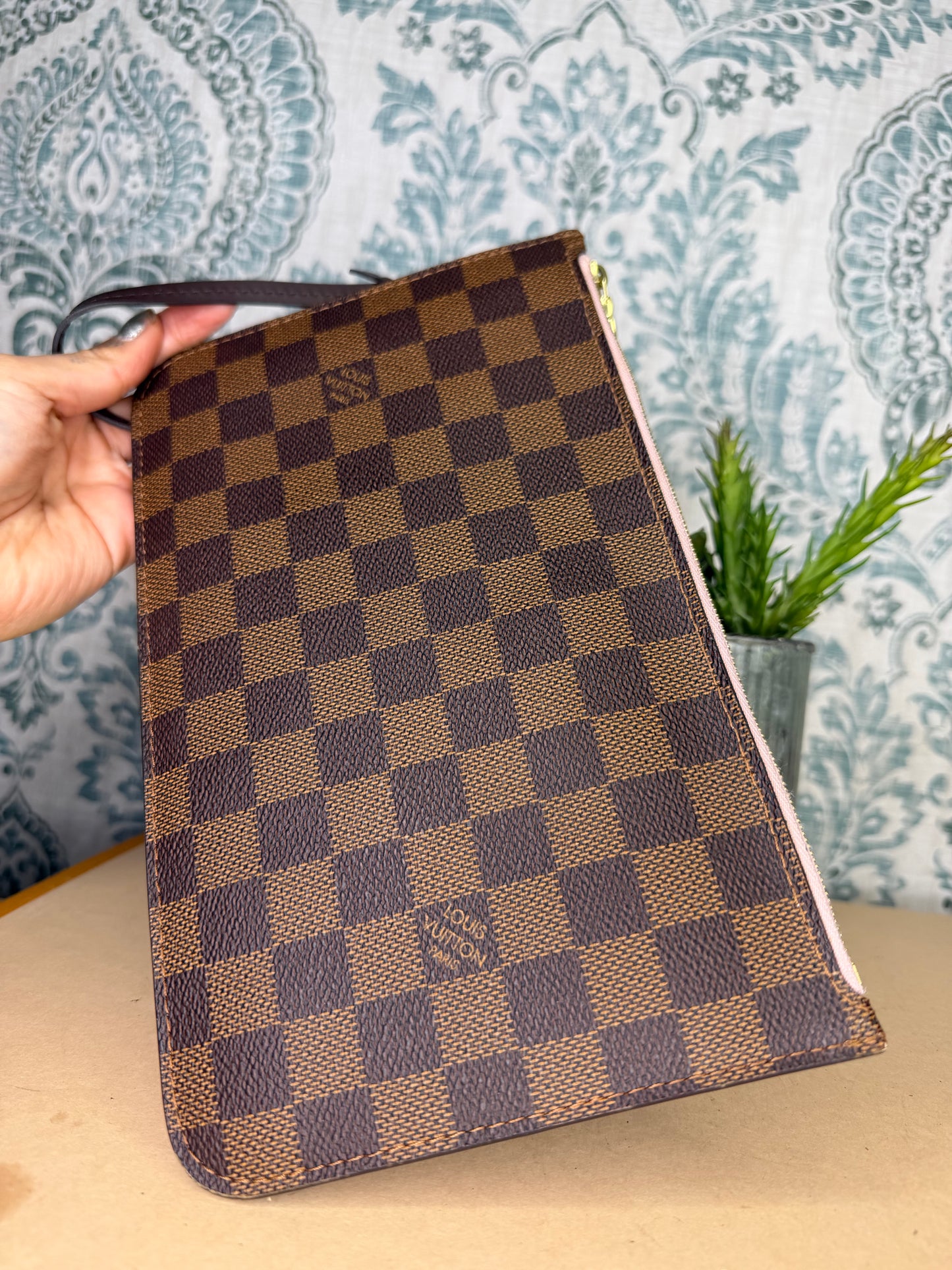 Louis Vuitton Neverfull Pouch Damier Ebene